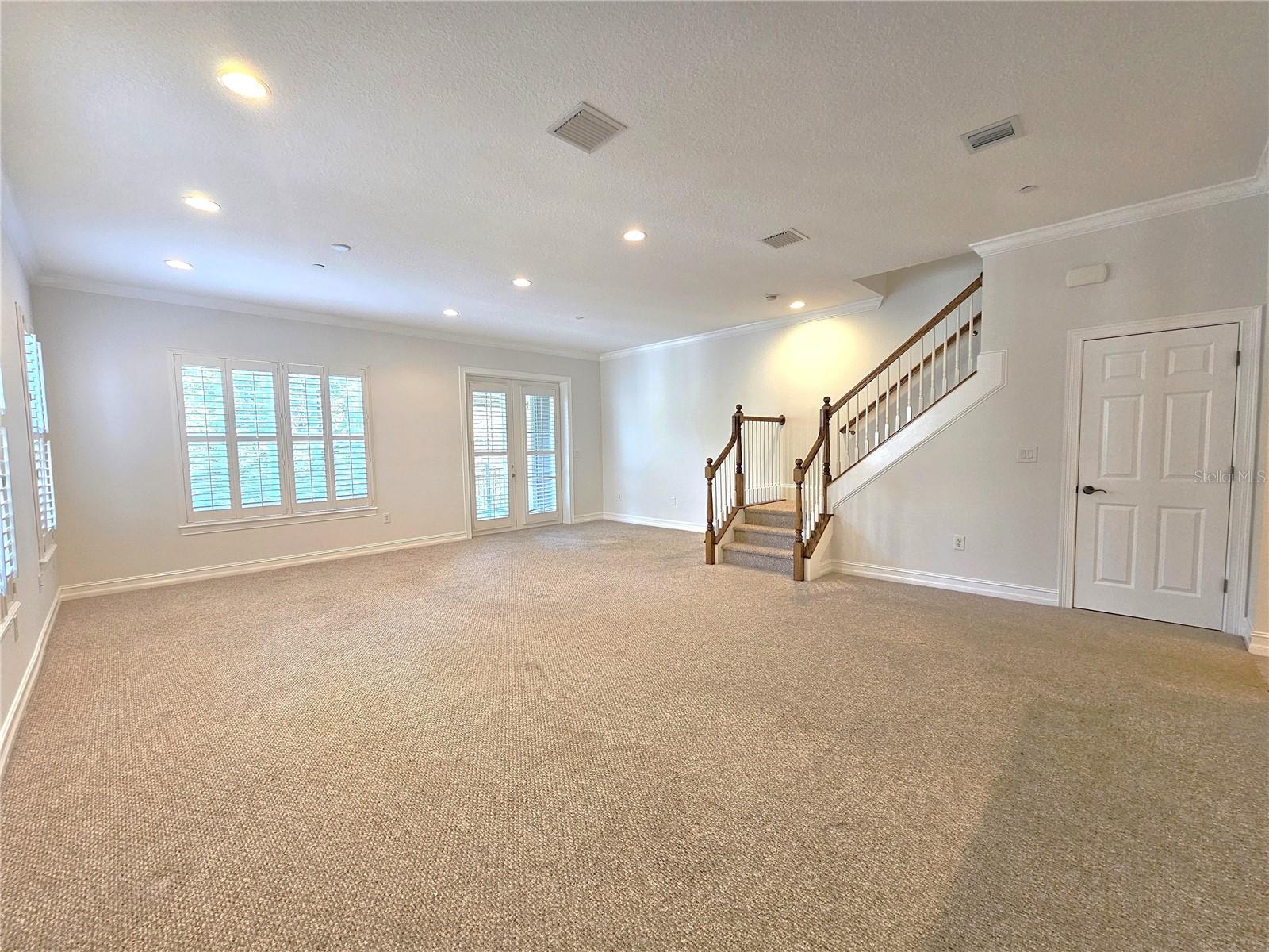 Image 4 of 30 For 620 Campus Street 301