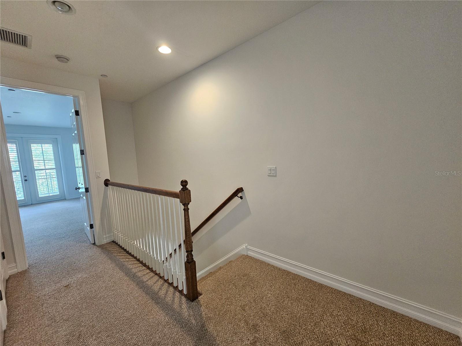 Image 9 of 30 For 620 Campus Street 301