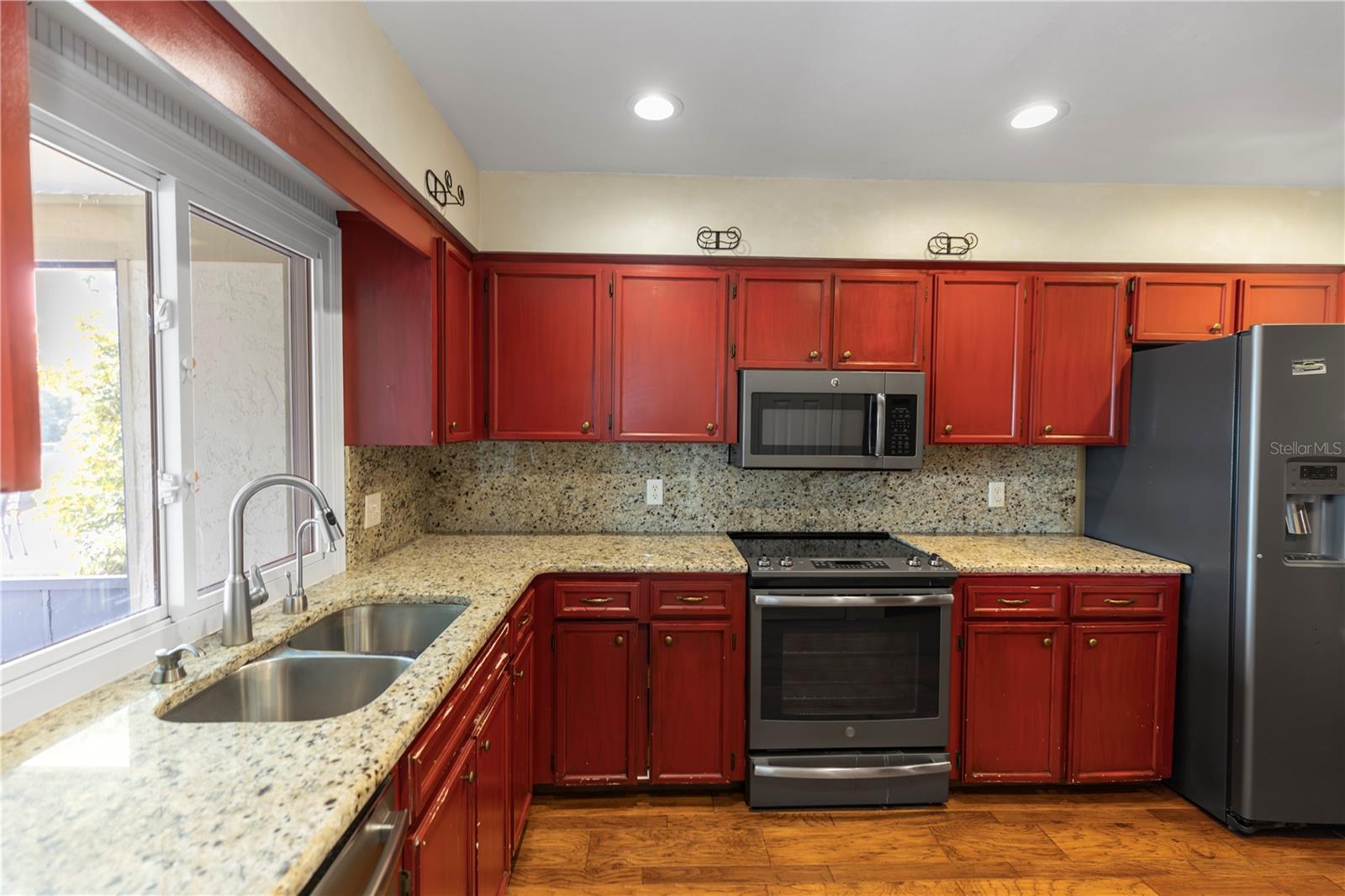 Image 10 of 46 For 3065 Bridgehampton Lane