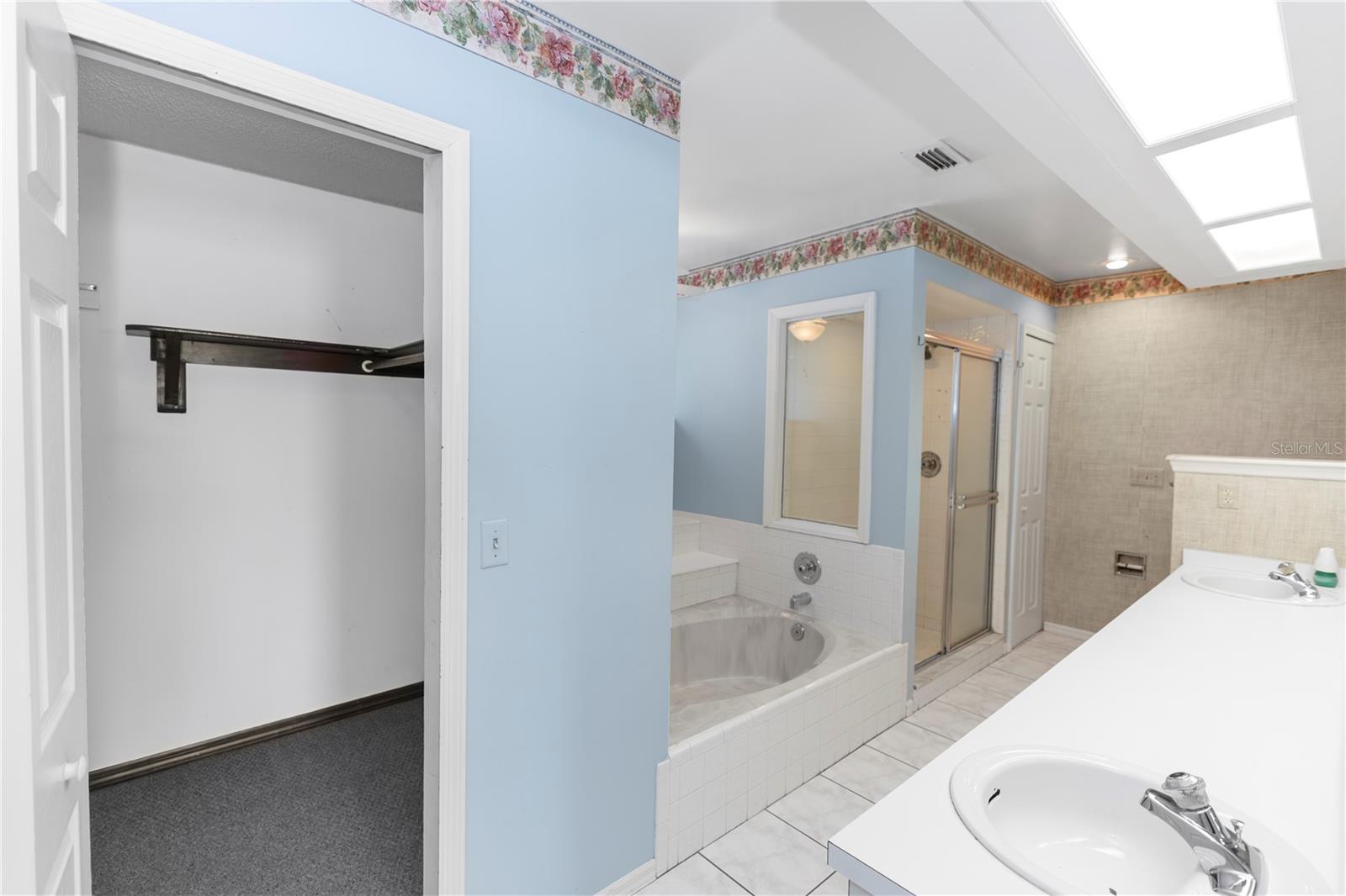 Image 17 of 46 For 3065 Bridgehampton Lane