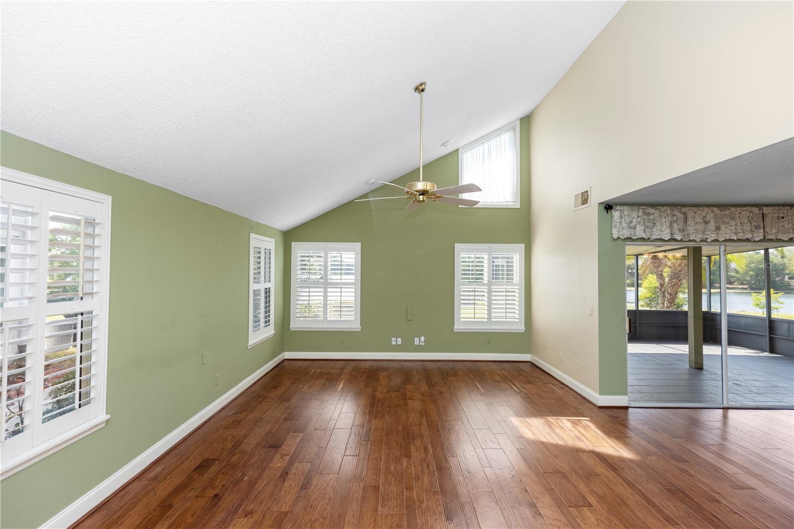 Image 4 of 46 For 3065 Bridgehampton Lane