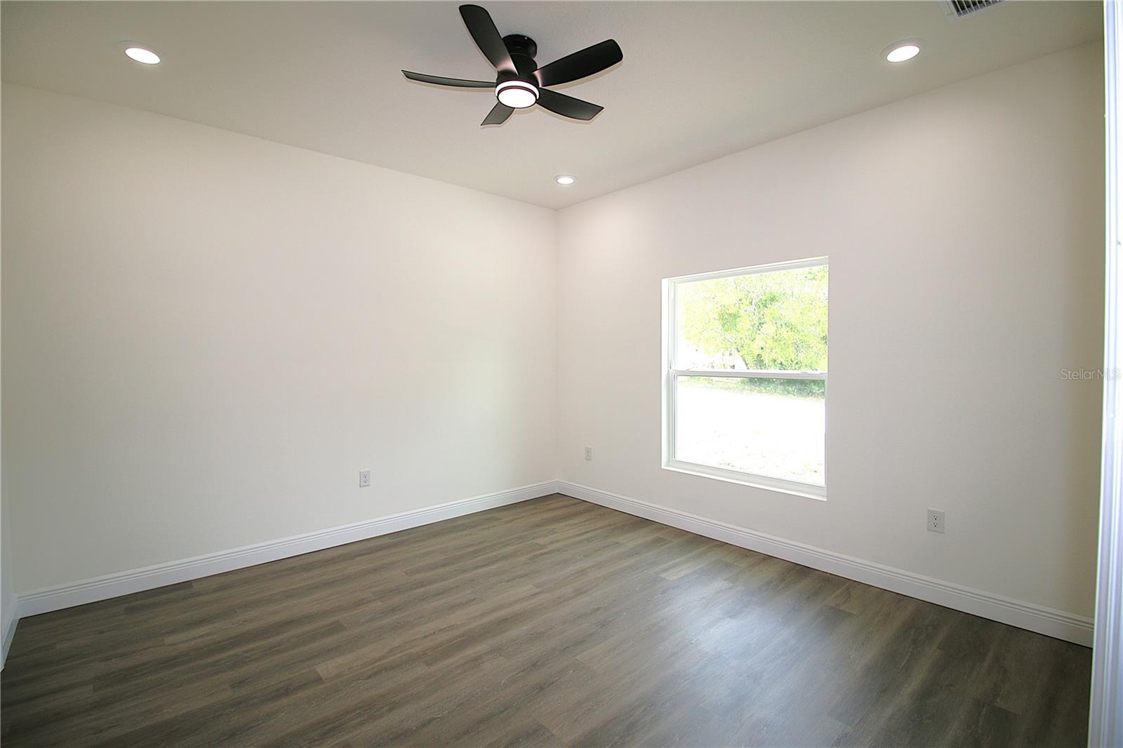 Image 15 of 30 For 8990 Glenarm Way
