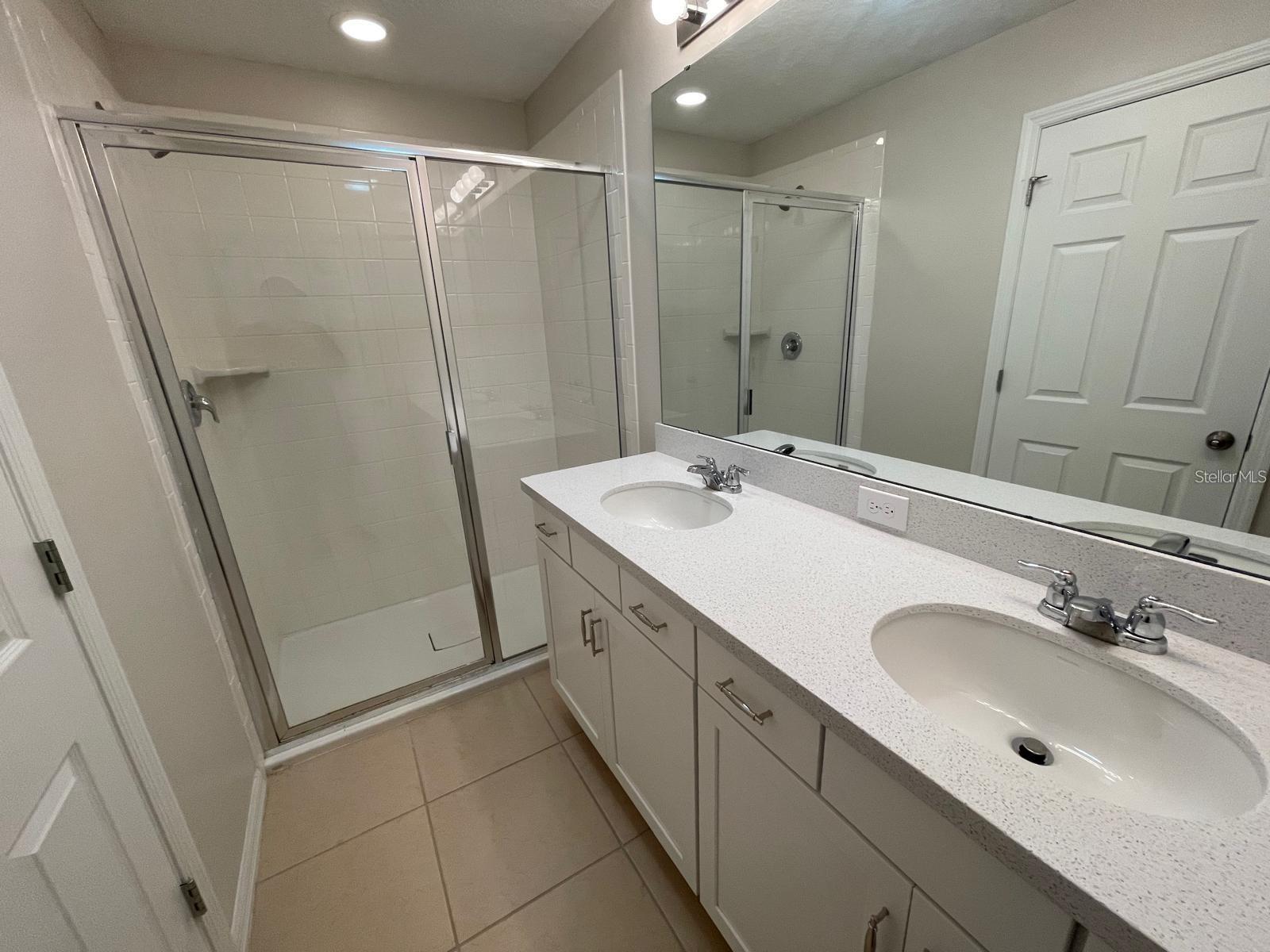 Image 11 of 39 For 8066 Glenlloyd Avenue