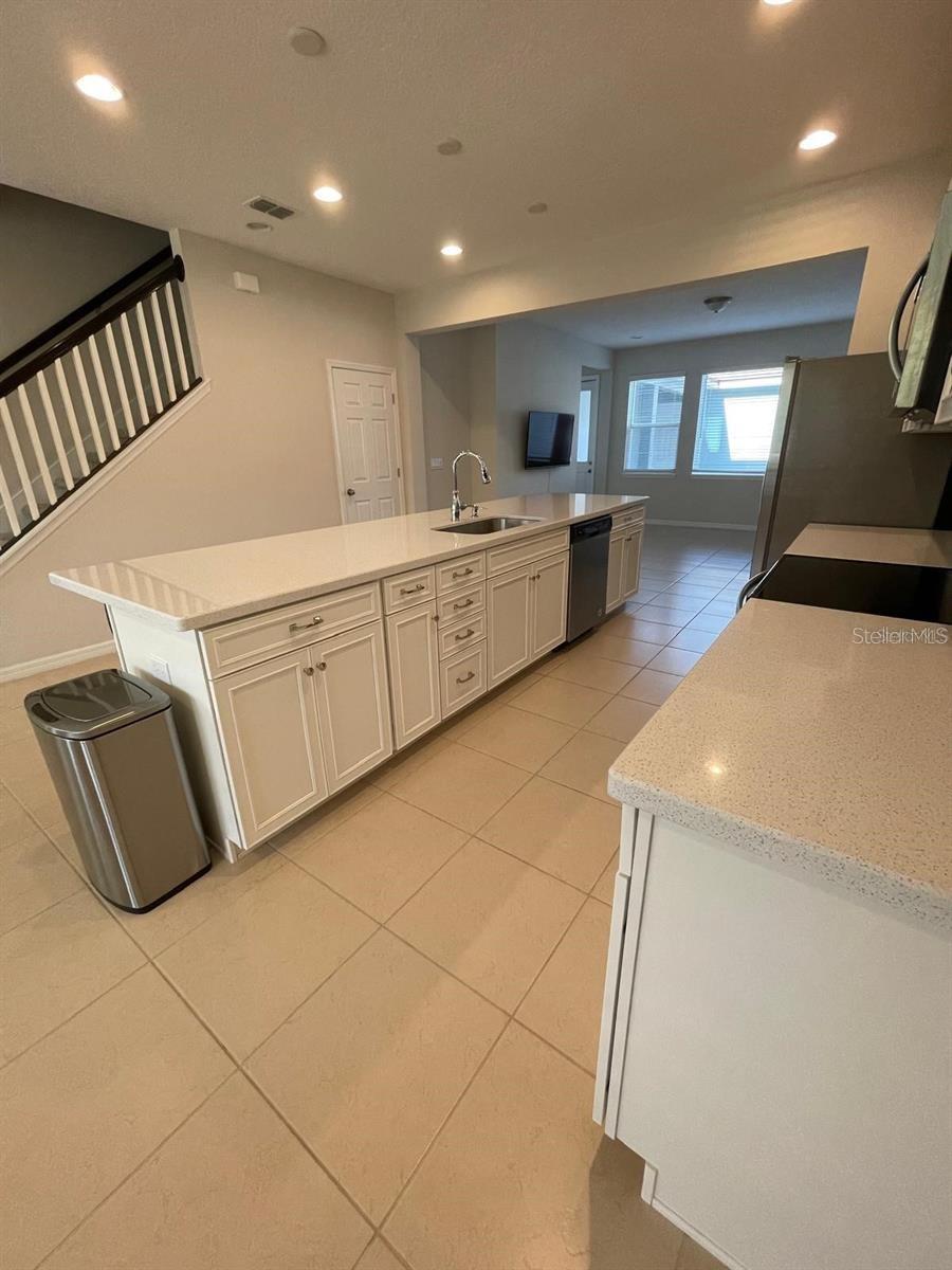 Image 4 of 39 For 8066 Glenlloyd Avenue