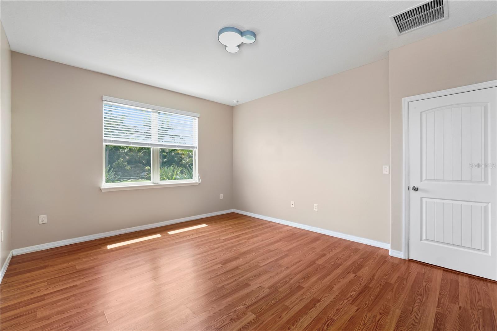 Image 22 of 56 For 2325 Bella Luna Circle