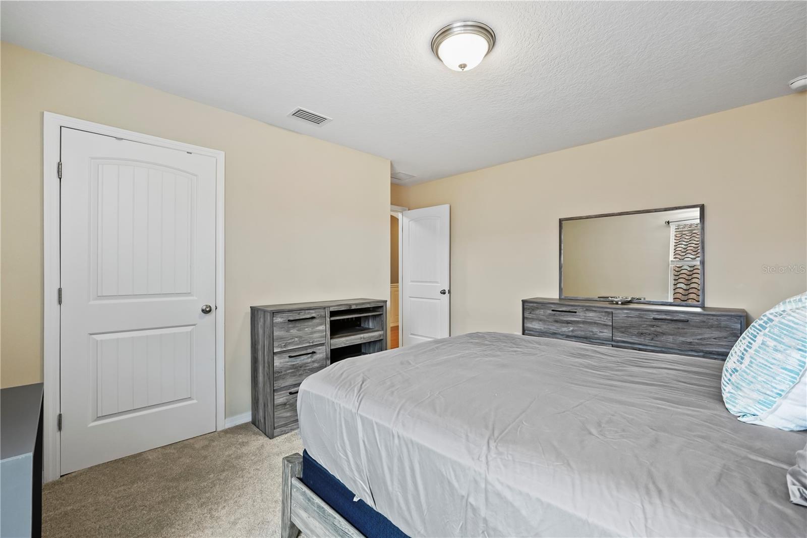 Image 33 of 56 For 2325 Bella Luna Circle