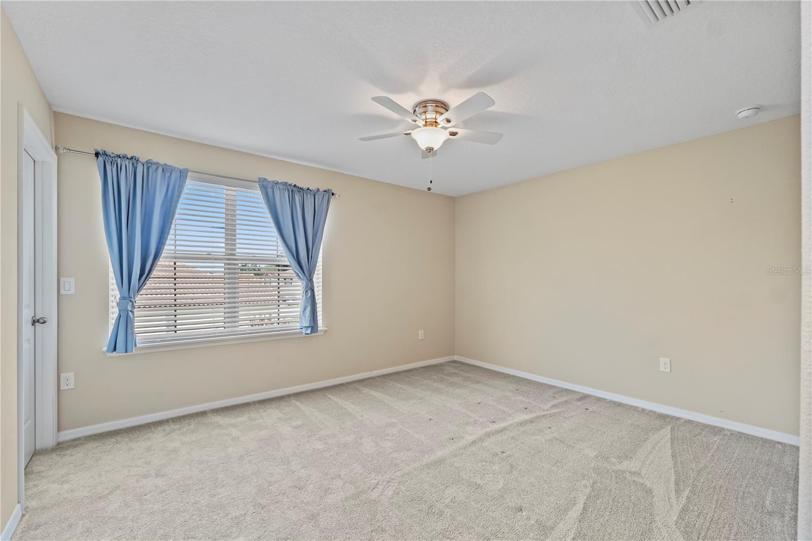 Image 34 of 56 For 2325 Bella Luna Circle