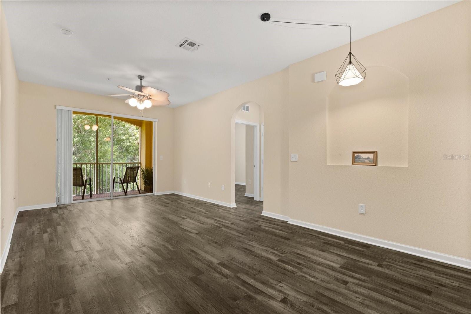 Image 11 of 35 For 6335 Contessa Drive 208