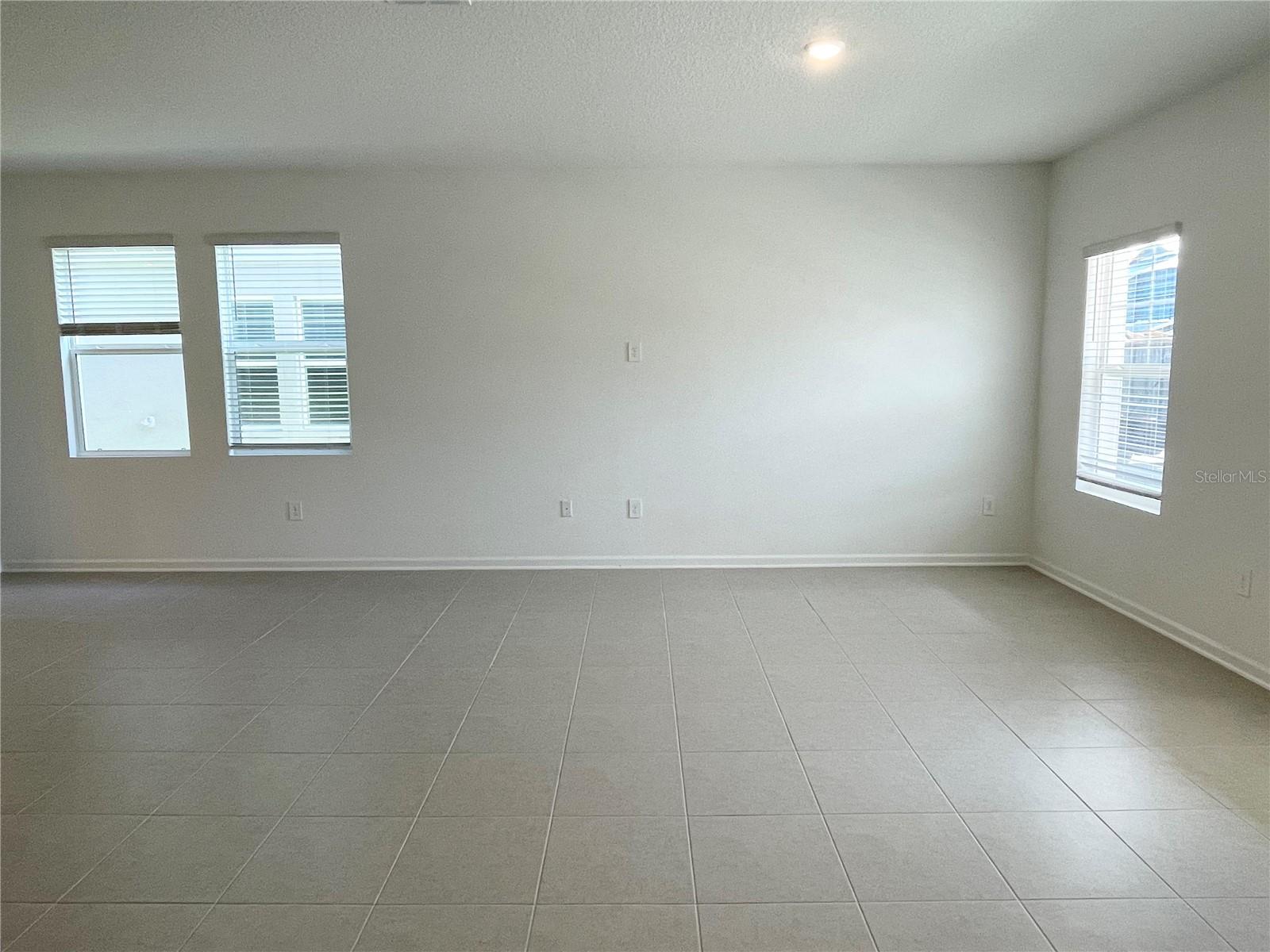 Image 10 of 28 For 738 Honeyrock Street