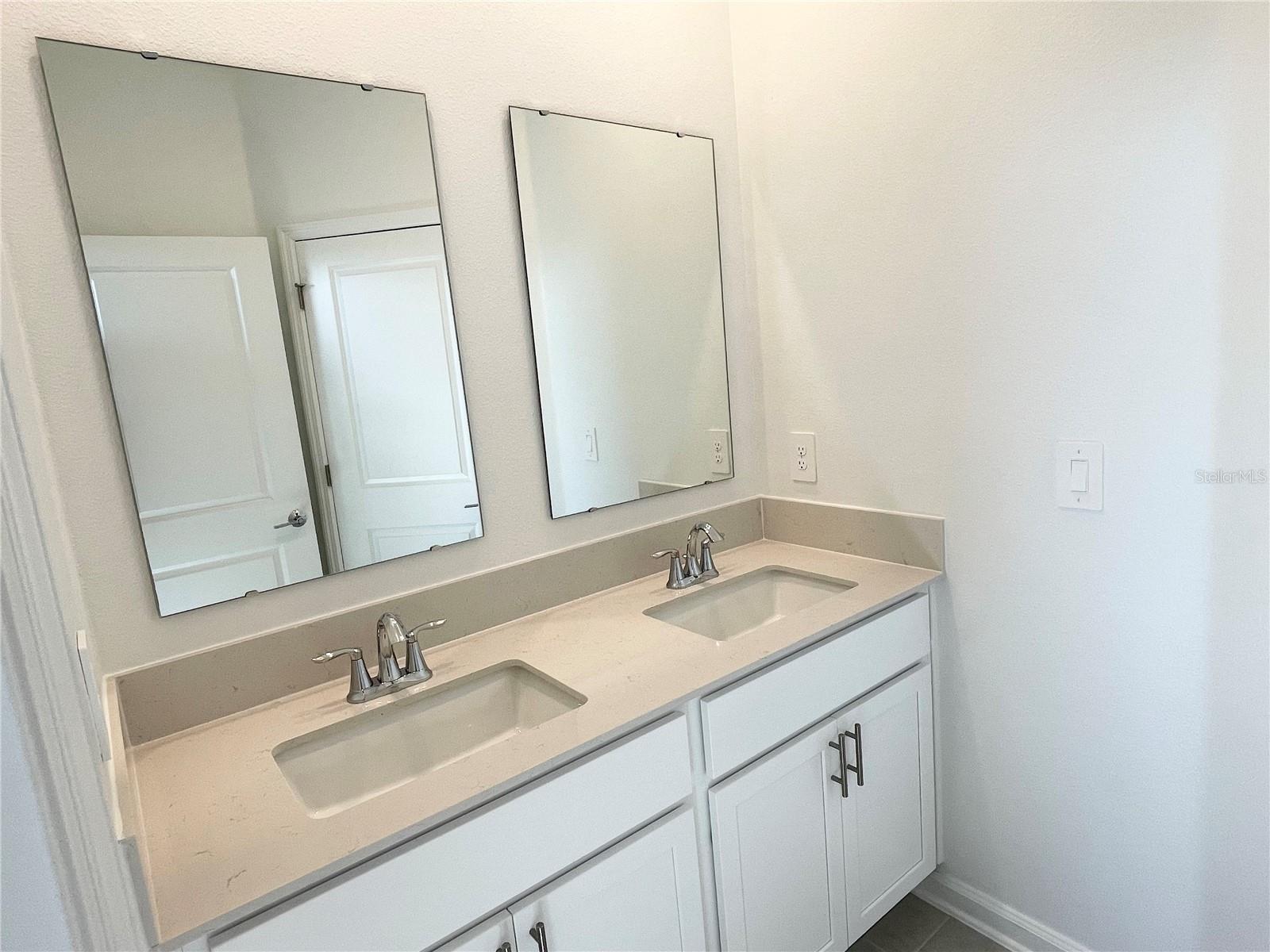 Image 17 of 28 For 738 Honeyrock Street