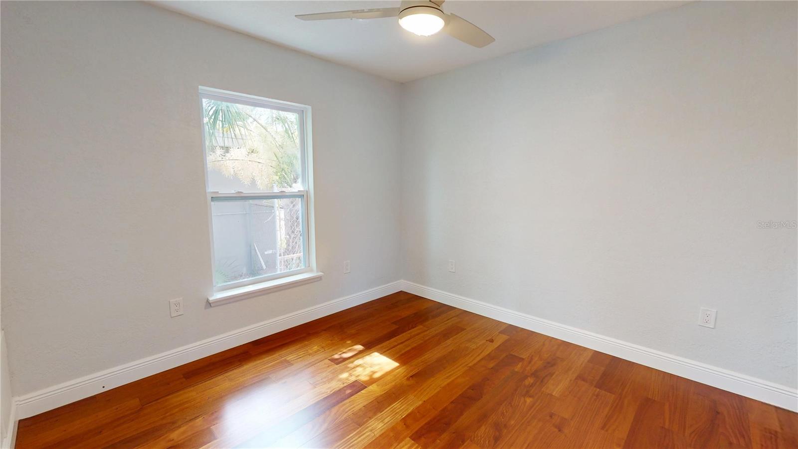 Image 10 of 27 For 2456 17th Avenue S