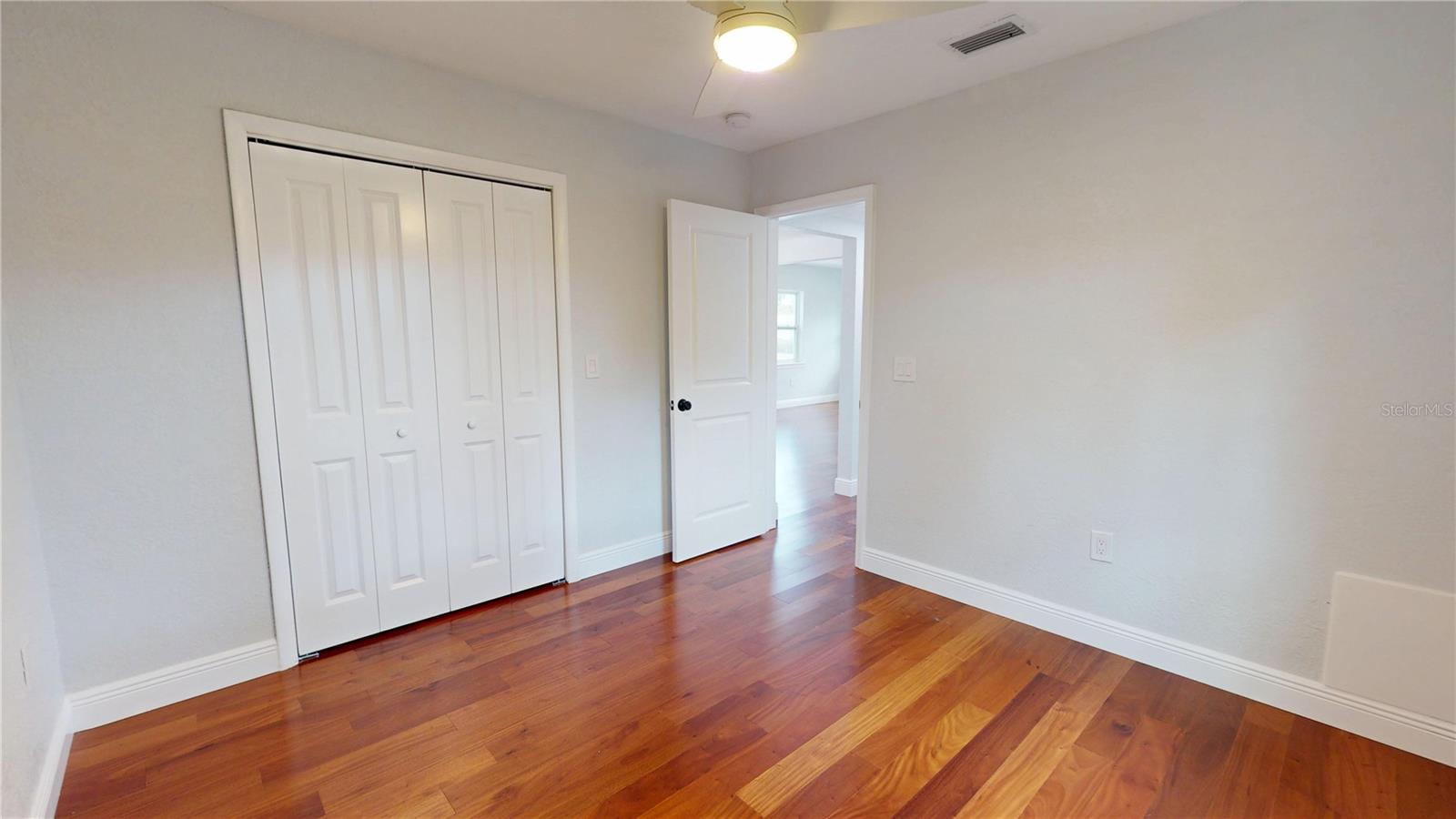 Image 11 of 27 For 2456 17th Avenue S