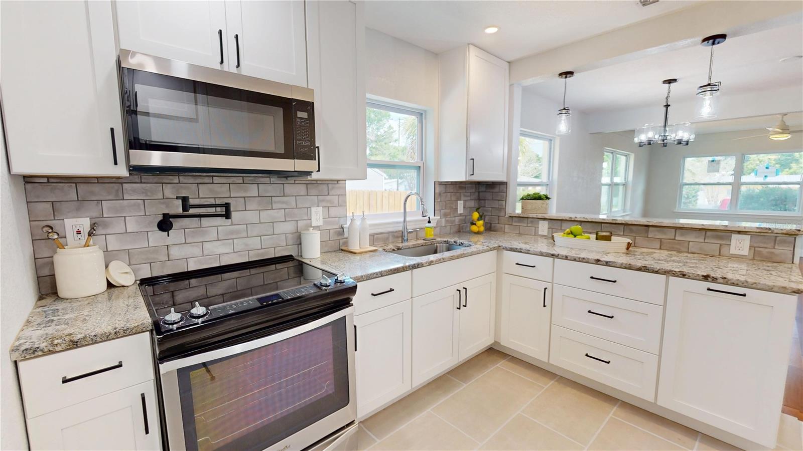 Image 16 of 27 For 2456 17th Avenue S