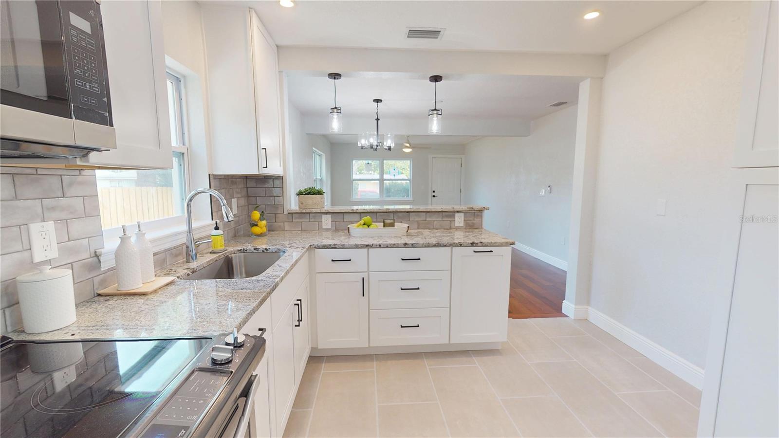 Image 17 of 27 For 2456 17th Avenue S