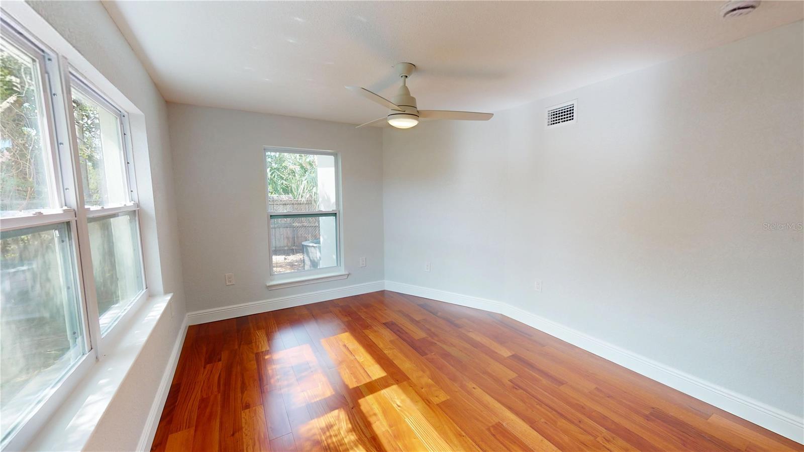 Image 22 of 27 For 2456 17th Avenue S