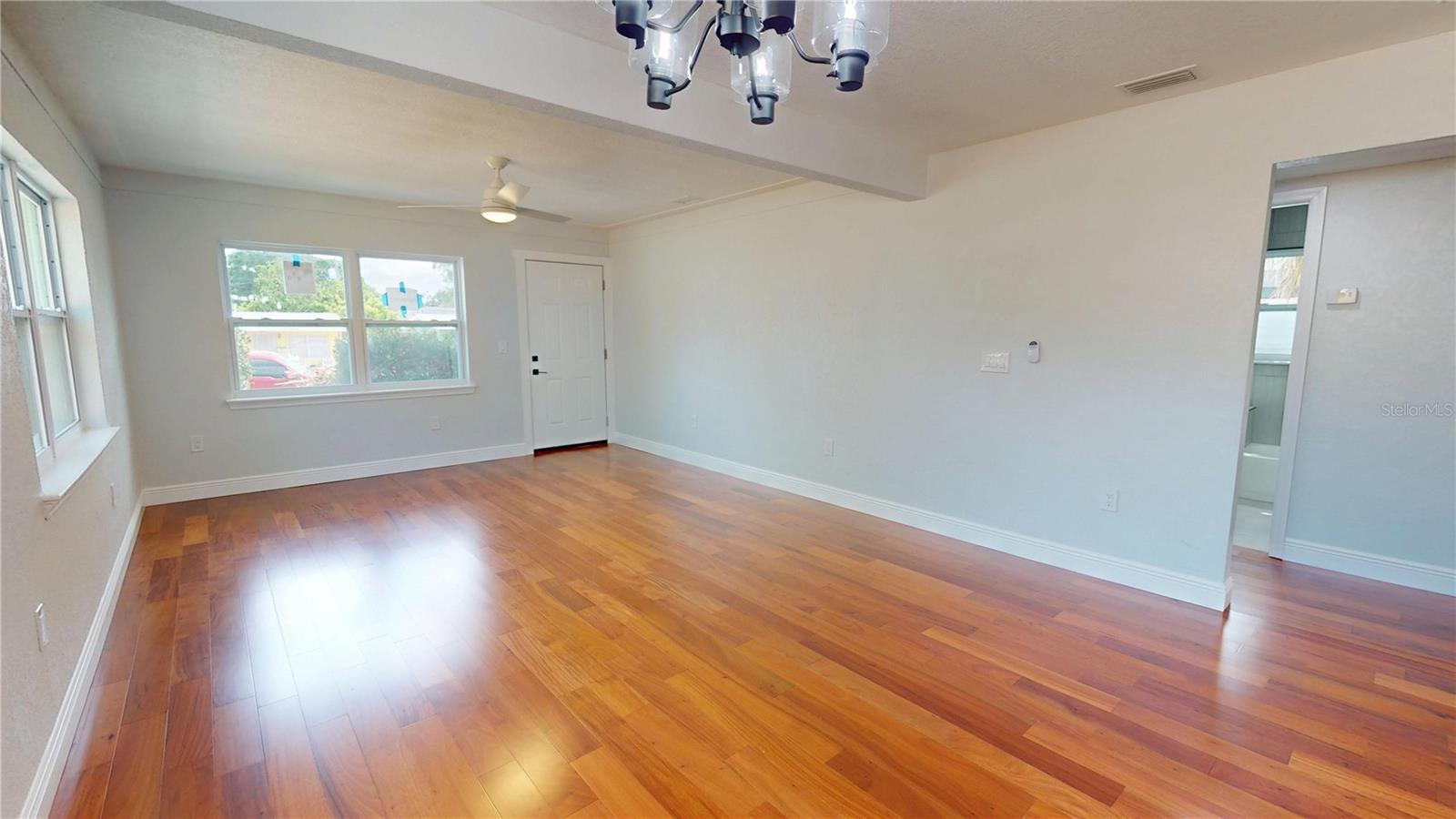 Image 6 of 27 For 2456 17th Avenue S