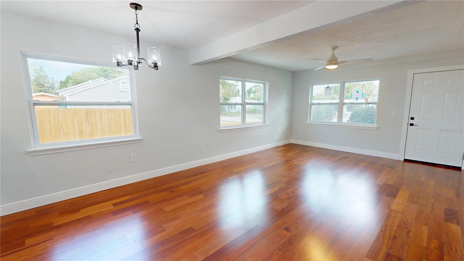 Image 7 of 27 For 2456 17th Avenue S
