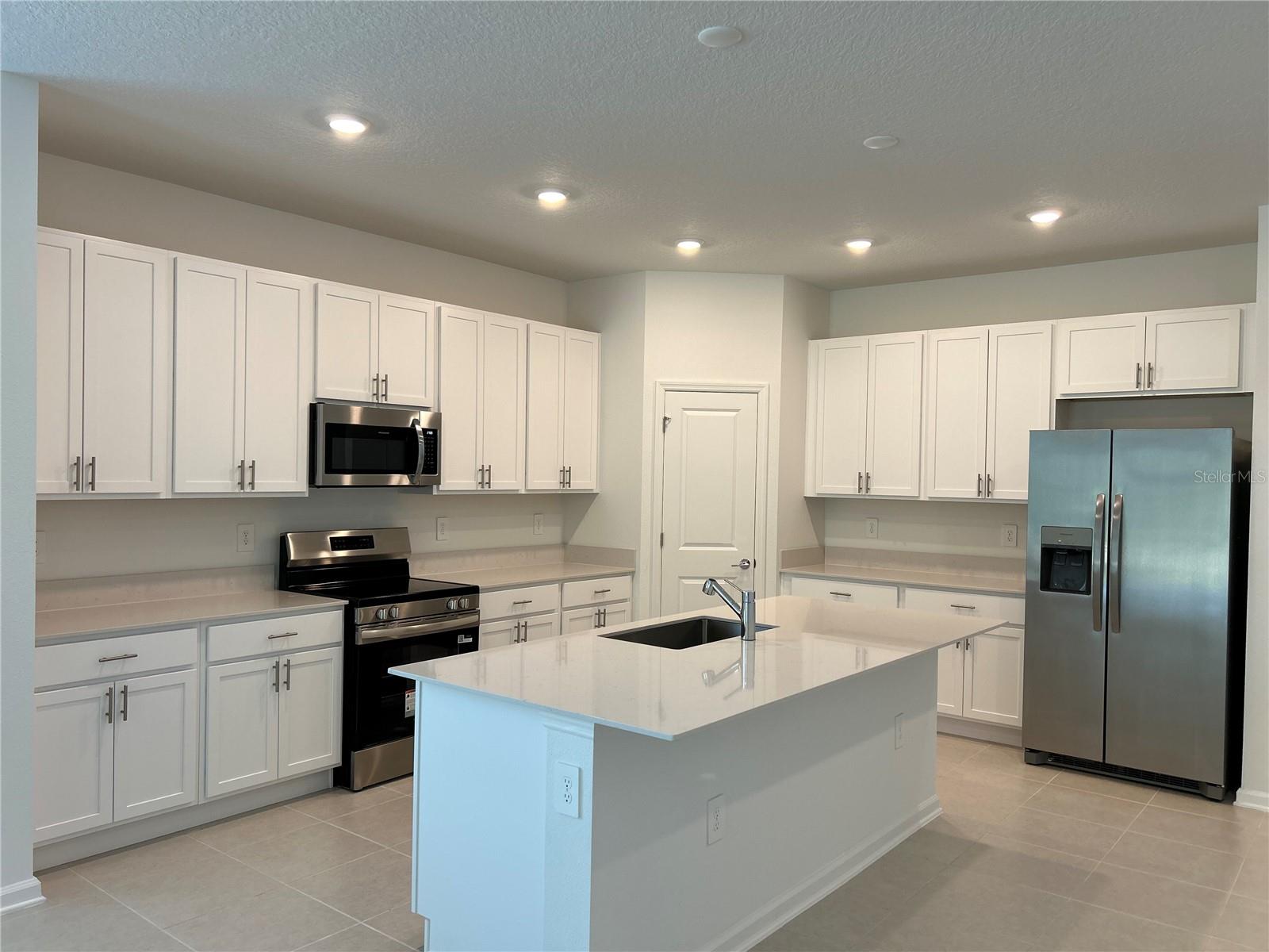 Image 2 of 18 For 699 Peroni Avenue