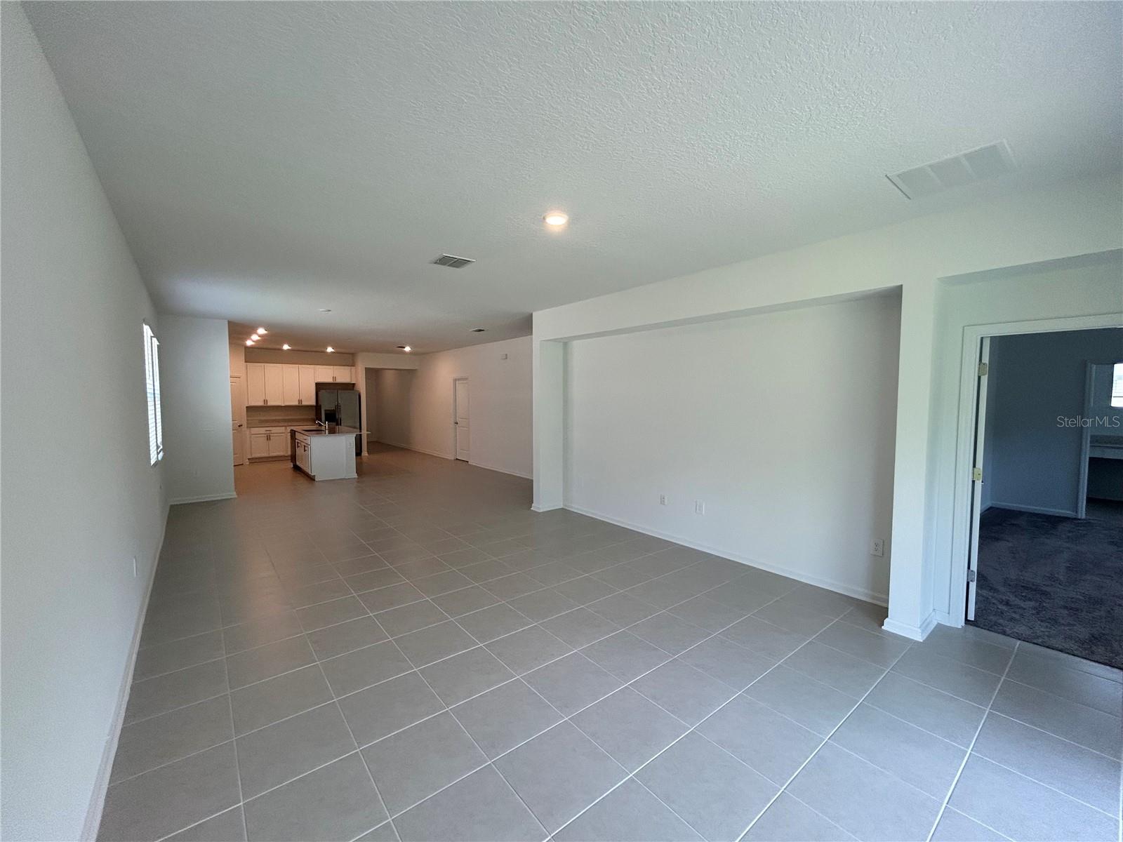 Image 4 of 18 For 699 Peroni Avenue