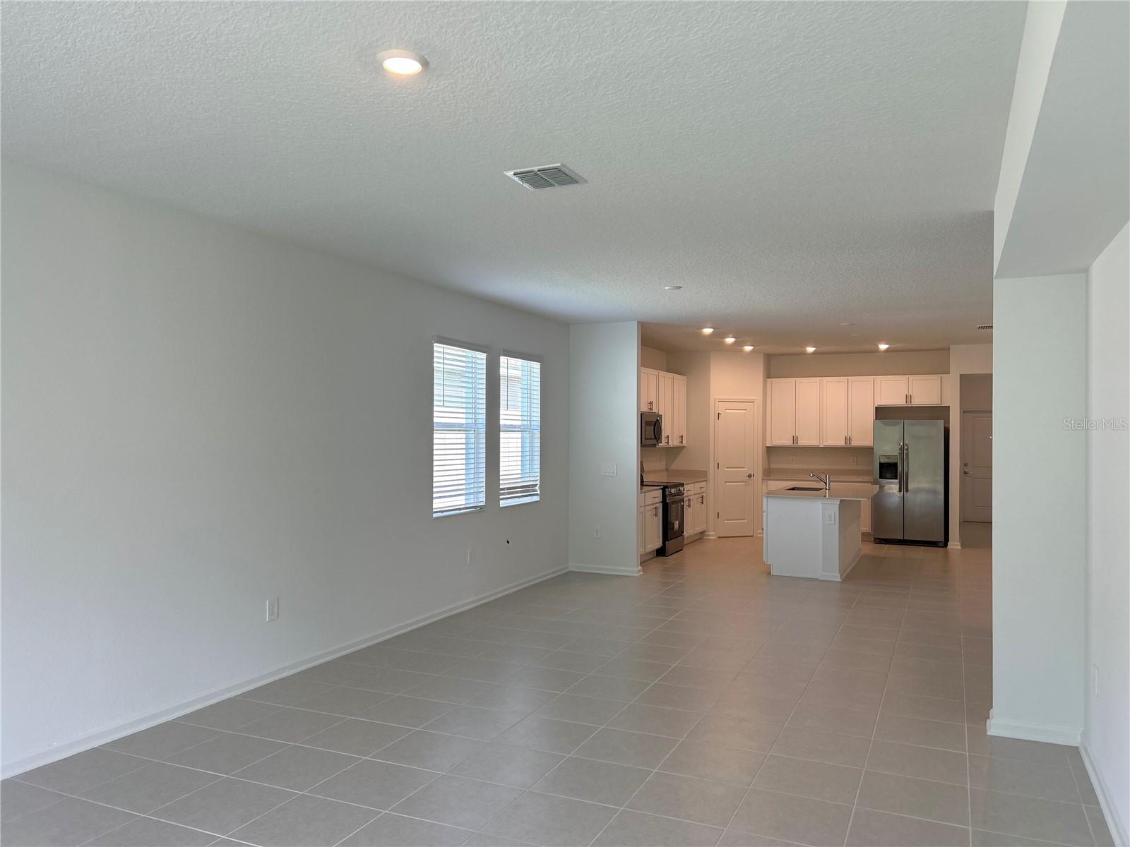Image 5 of 18 For 699 Peroni Avenue
