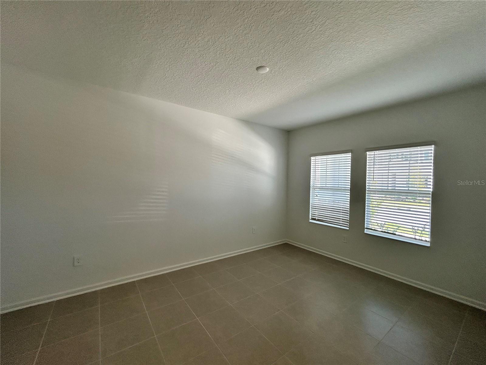 Image 7 of 18 For 699 Peroni Avenue