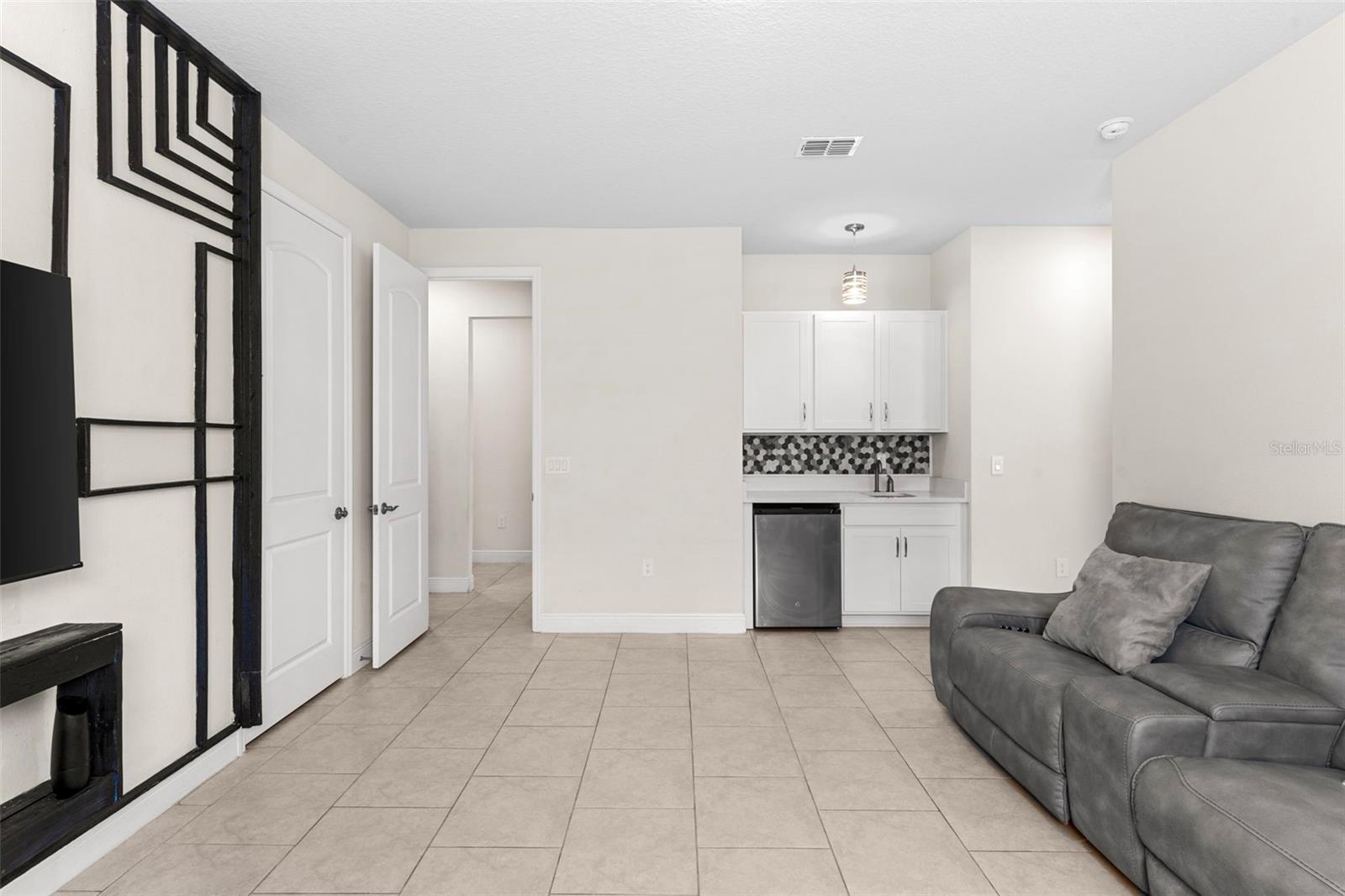 Image 18 of 49 For 1120 Mattie Pointe Boulevard
