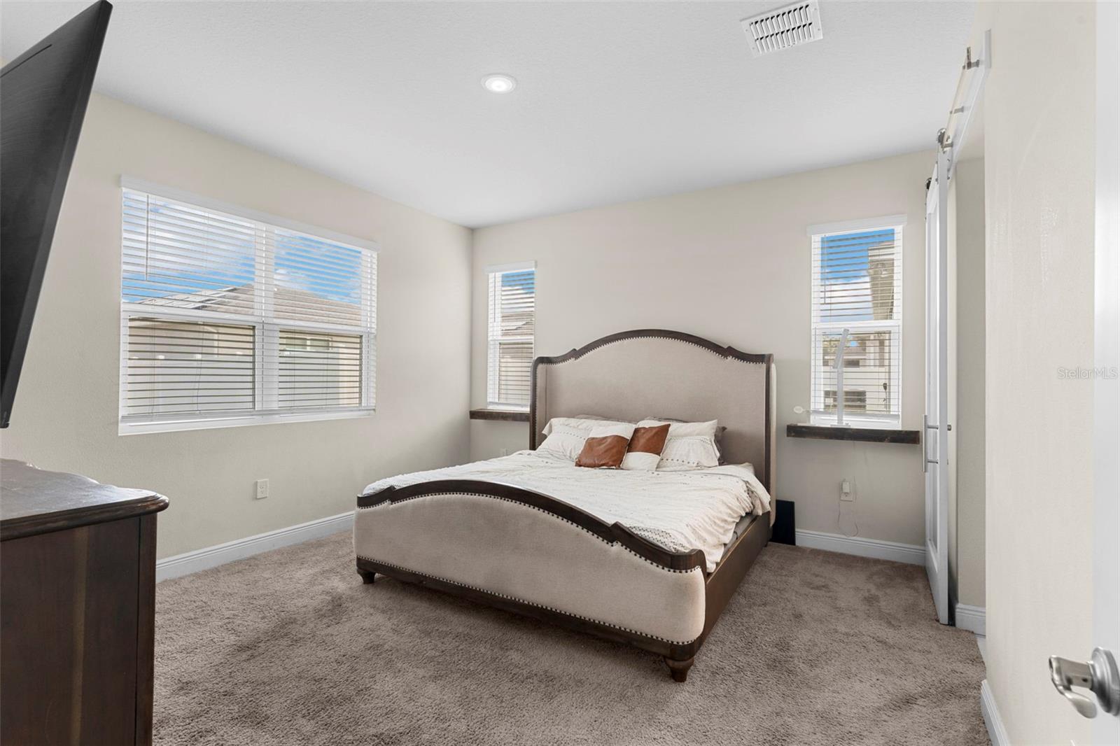 Image 23 of 49 For 1120 Mattie Pointe Boulevard