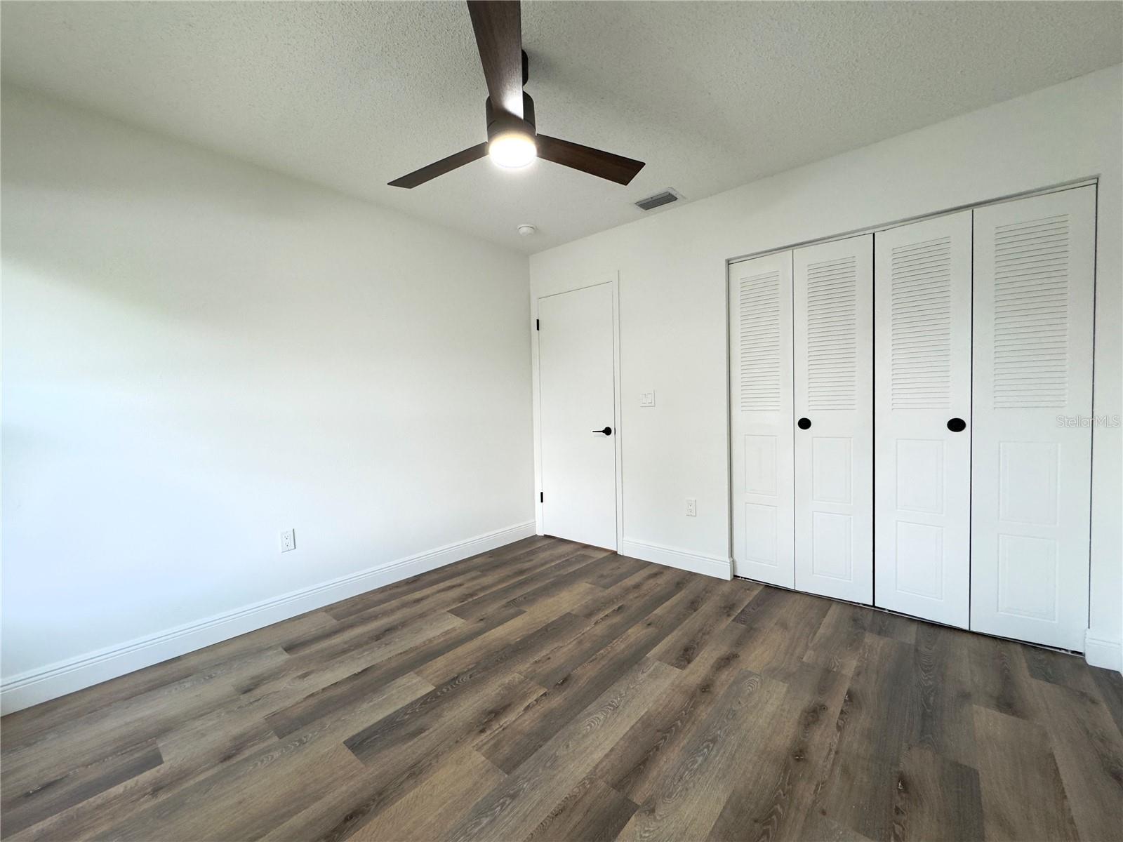 Image 12 of 22 For 406 Hunter Circle