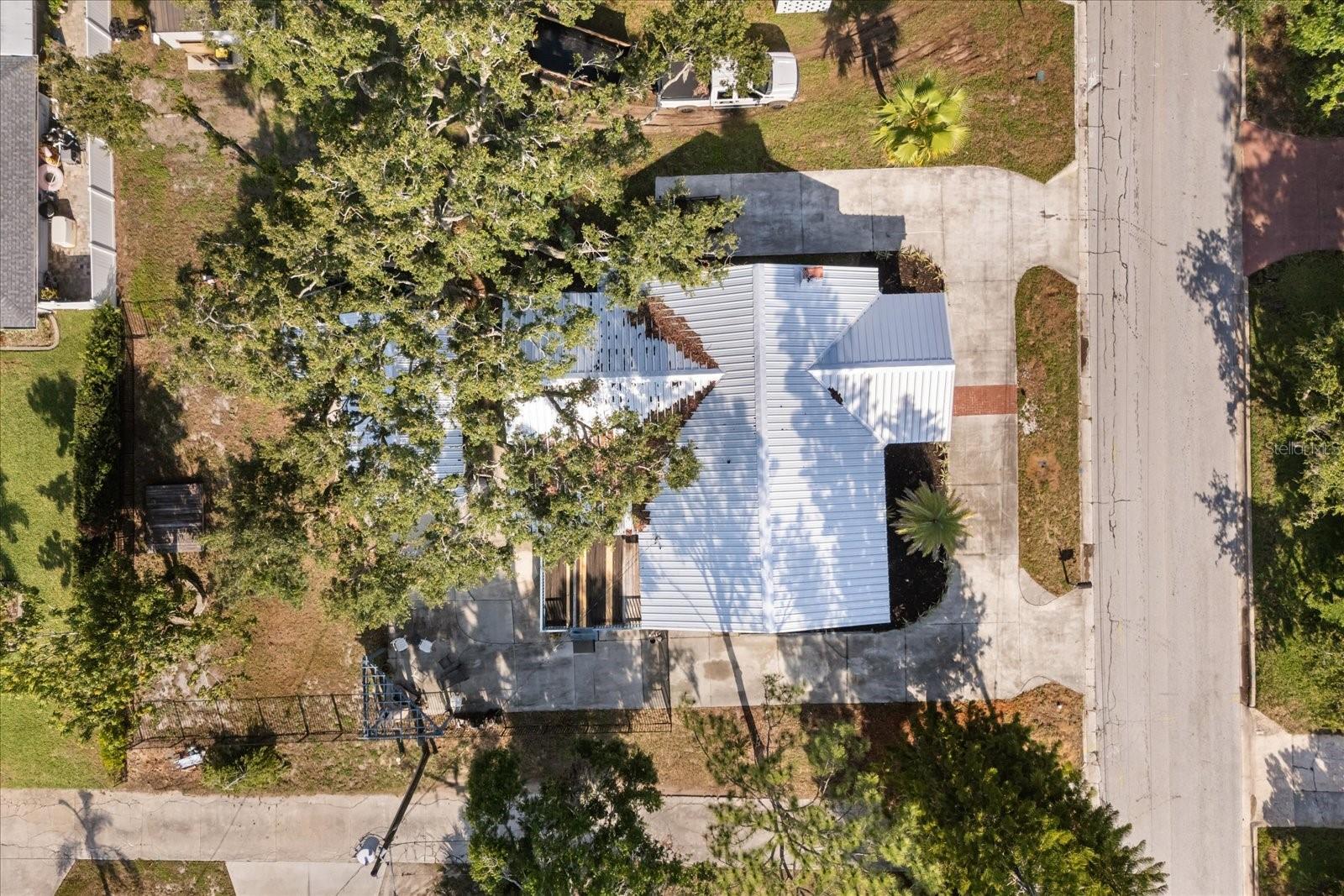 Image 43 of 48 For 465 Lakeshore Drive
