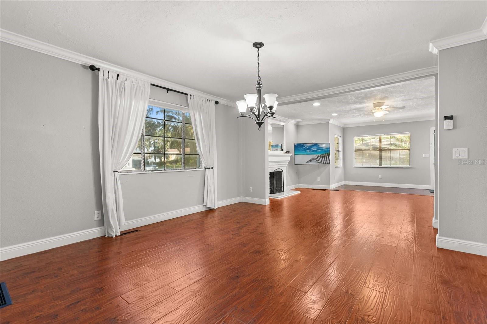 Image 9 of 48 For 465 Lakeshore Drive