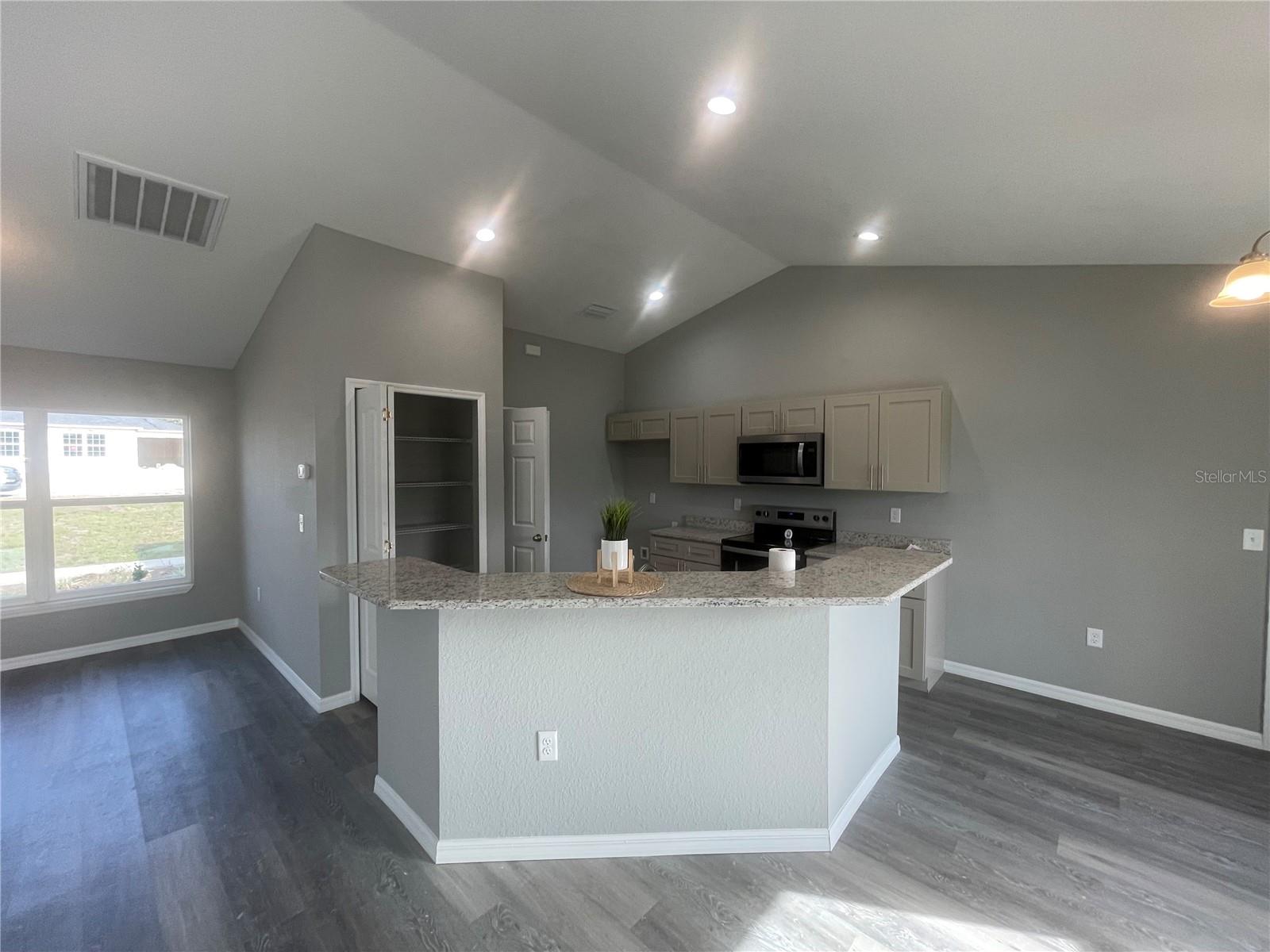Image 3 of 12 For 276 Malauka Road