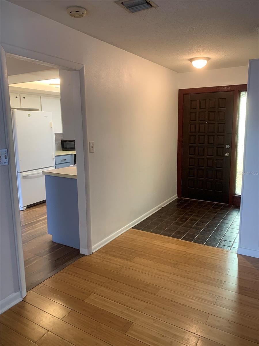 Image 3 of 25 For 1484 Magellan Circle 403