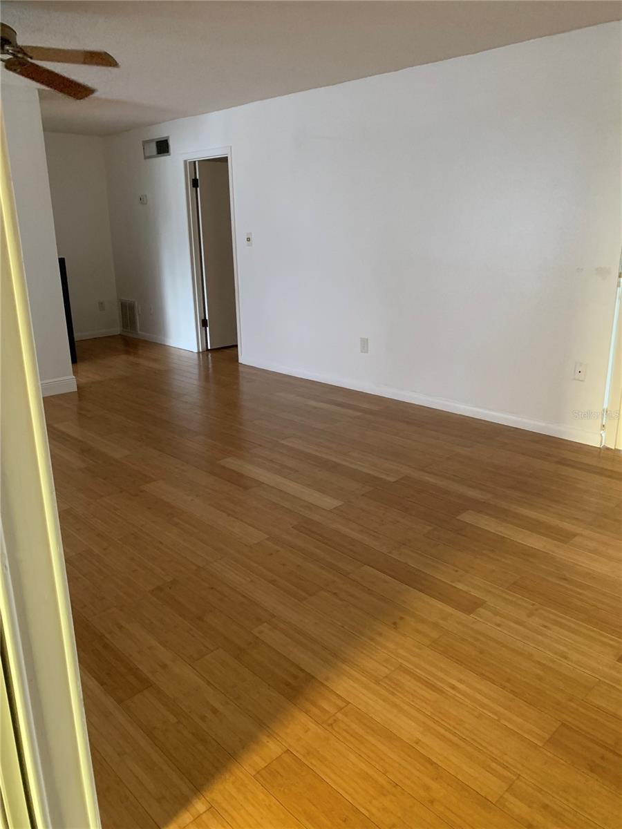 Image 6 of 25 For 1484 Magellan Circle 403