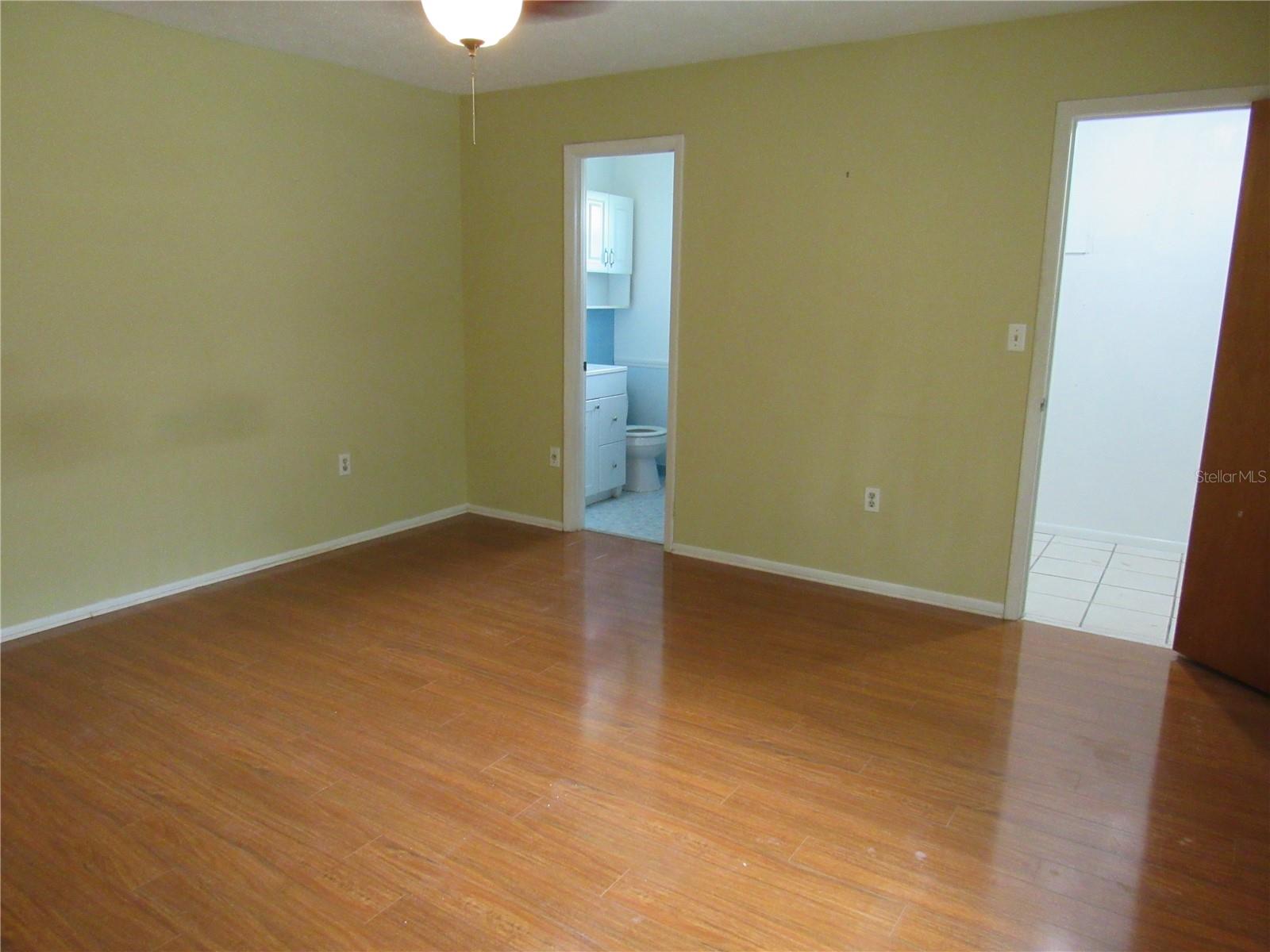 Image 13 of 27 For 10208 Brownwood Avenue