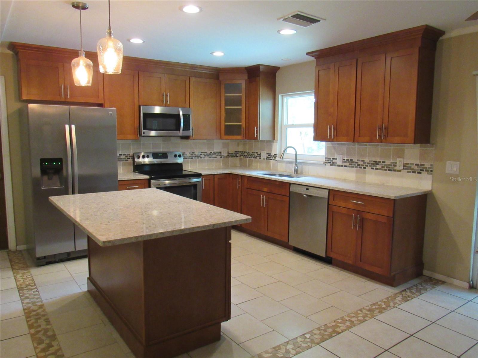 Image 6 of 27 For 10208 Brownwood Avenue