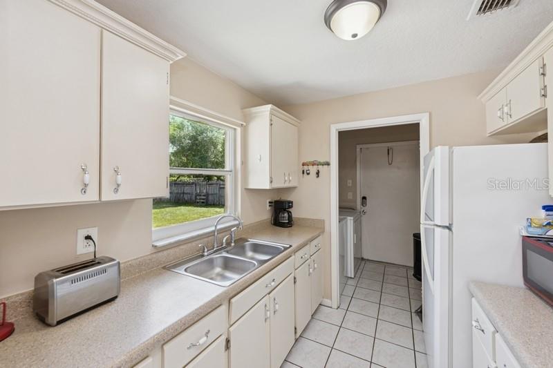Image 4 of 23 For 2822 Fulford Street