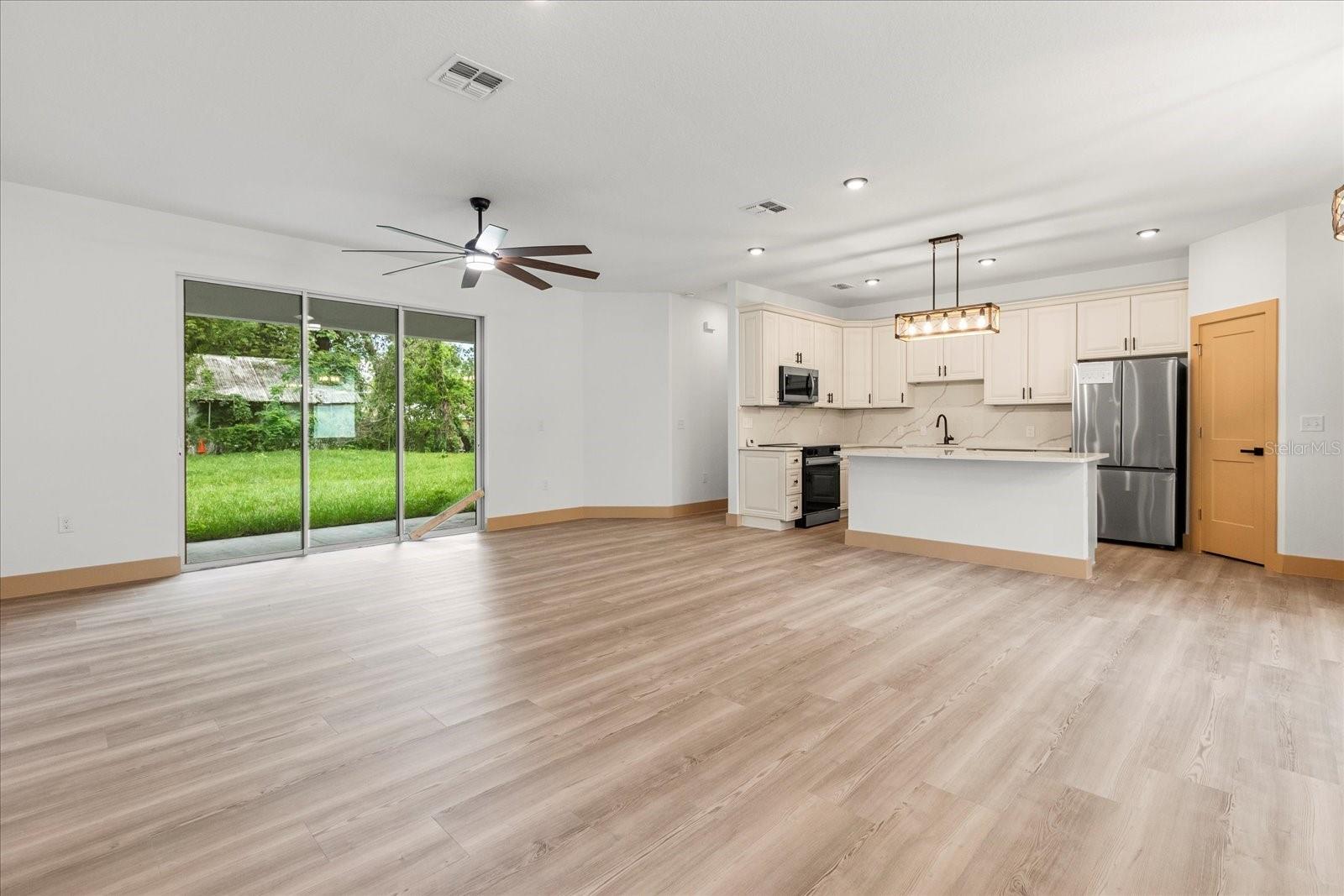 Image 11 of 40 For 4770 Drummond Lane