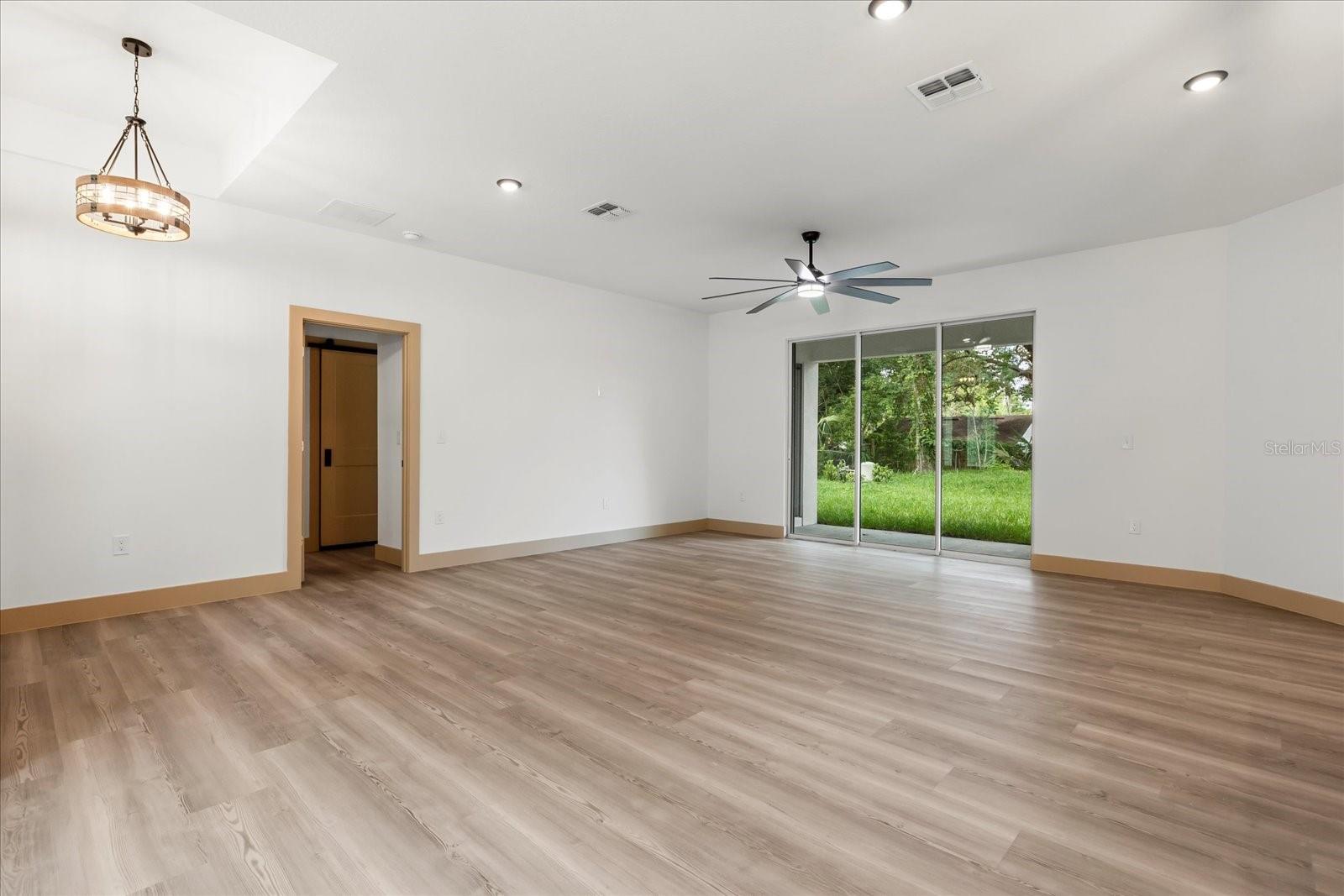 Image 14 of 40 For 4770 Drummond Lane