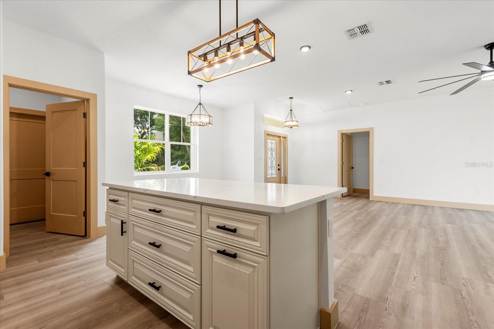 Image 17 of 40 For 4770 Drummond Lane