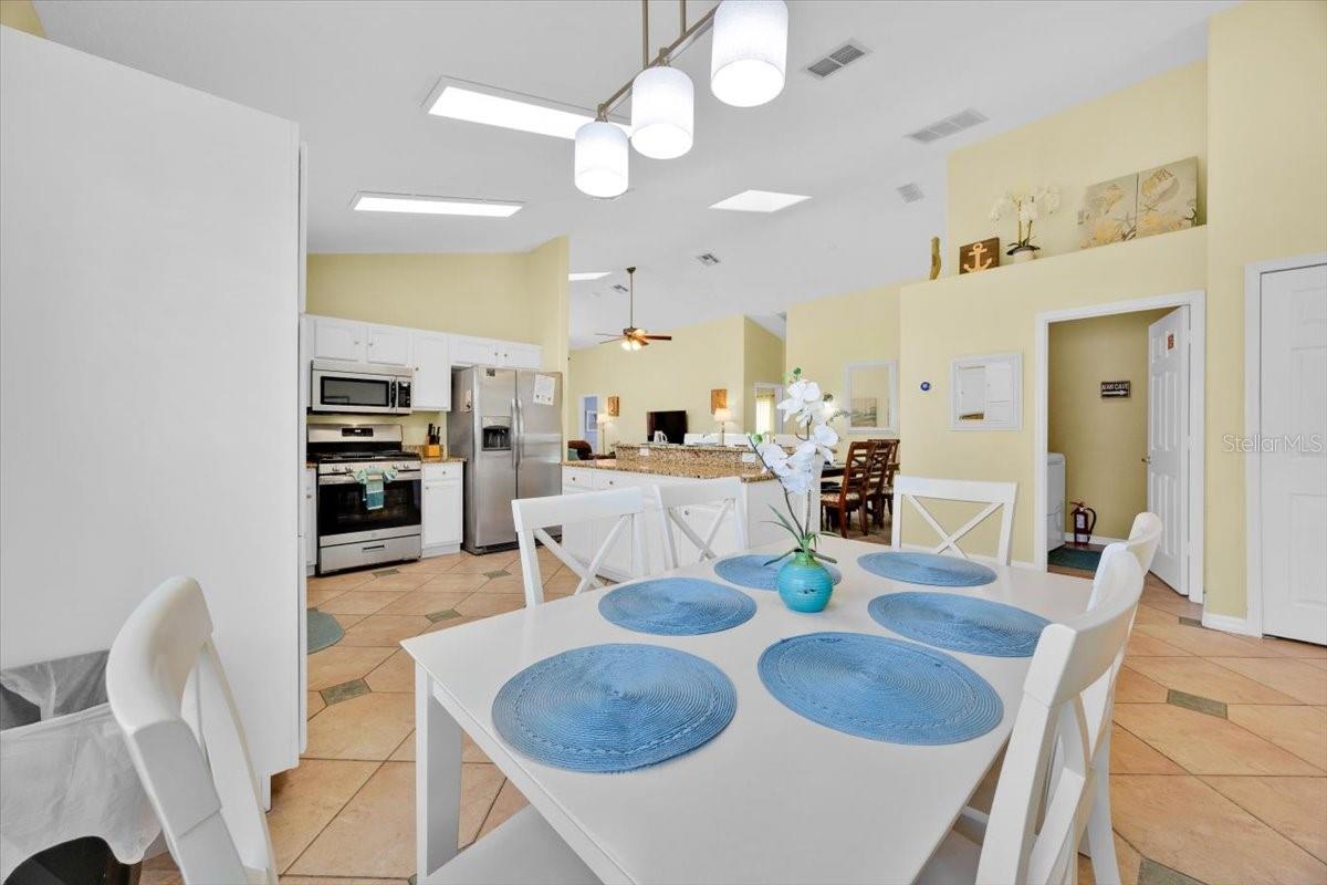 Image 11 of 43 For 2627 Autumn Creek Circle