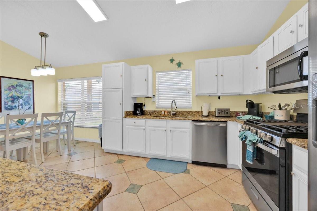 Image 14 of 43 For 2627 Autumn Creek Circle