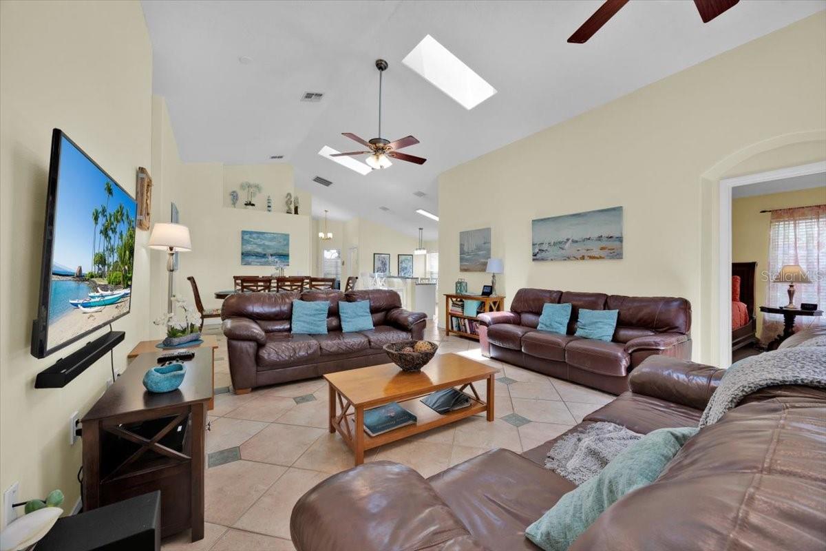 Image 22 of 43 For 2627 Autumn Creek Circle