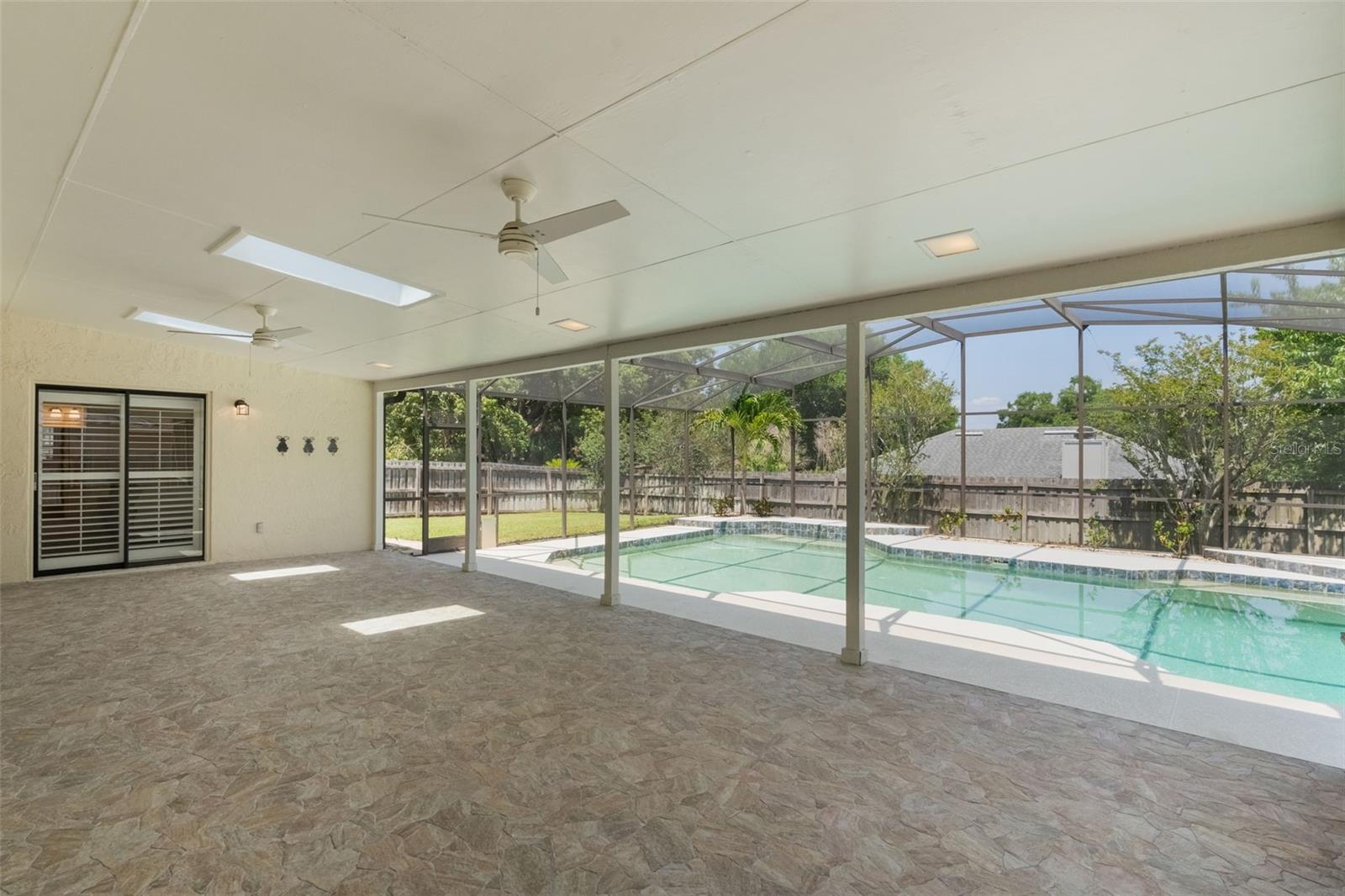 Image 12 of 49 For 957 Yellow Rose Drive