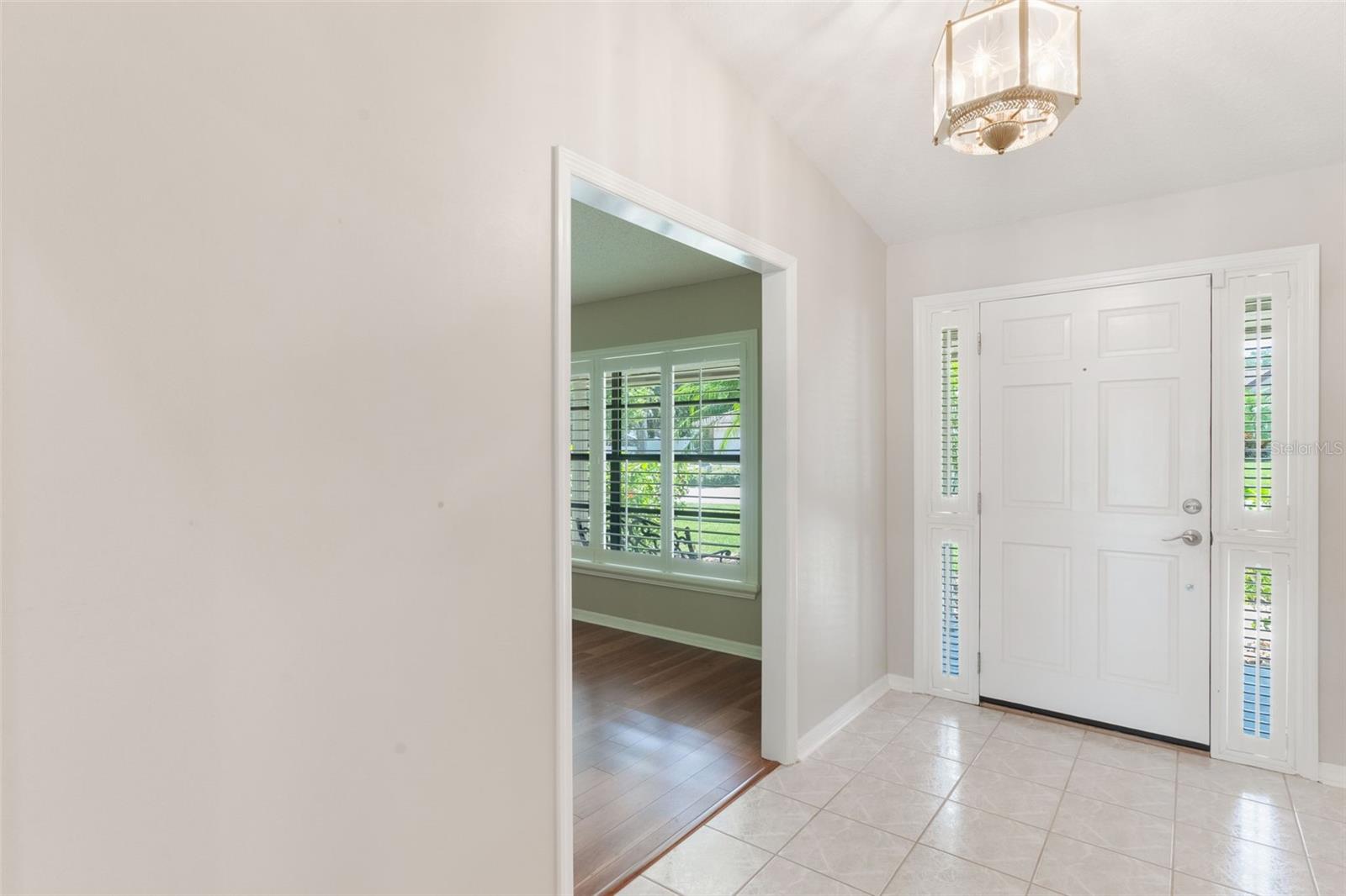 Image 16 of 49 For 957 Yellow Rose Drive