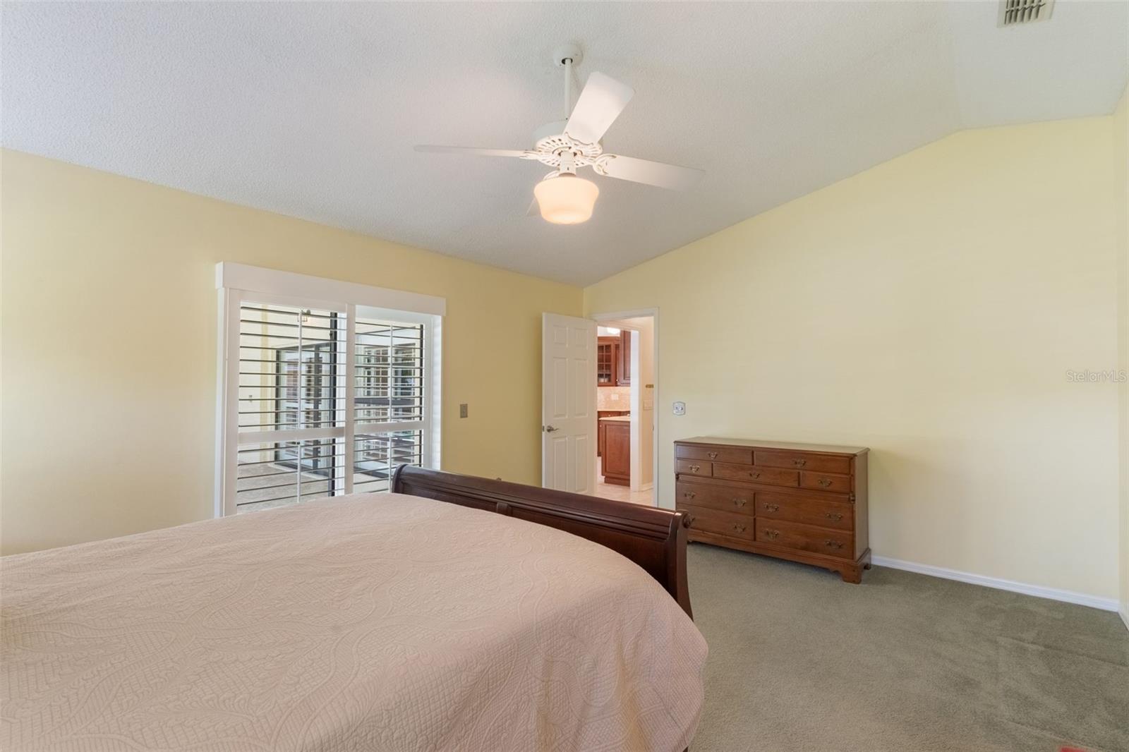 Image 33 of 49 For 957 Yellow Rose Drive