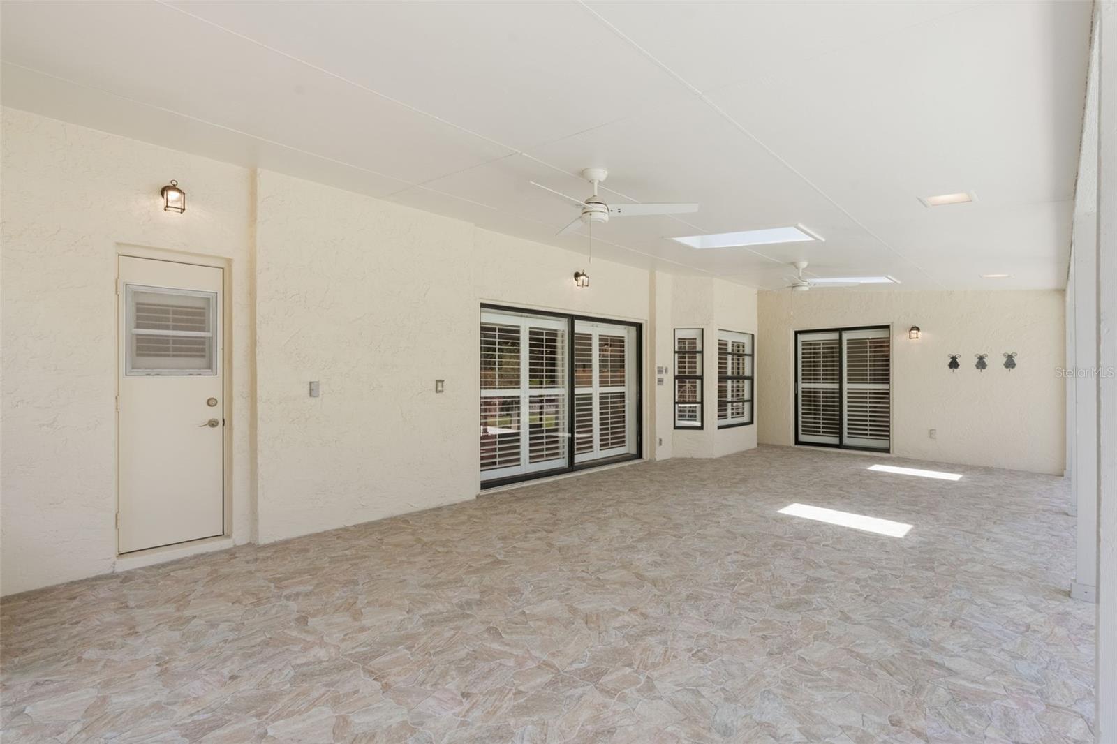 Image 45 of 49 For 957 Yellow Rose Drive