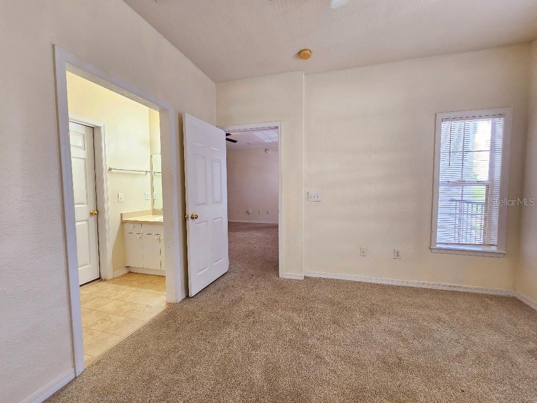 Image 14 of 29 For 3577 Conroy Road 331