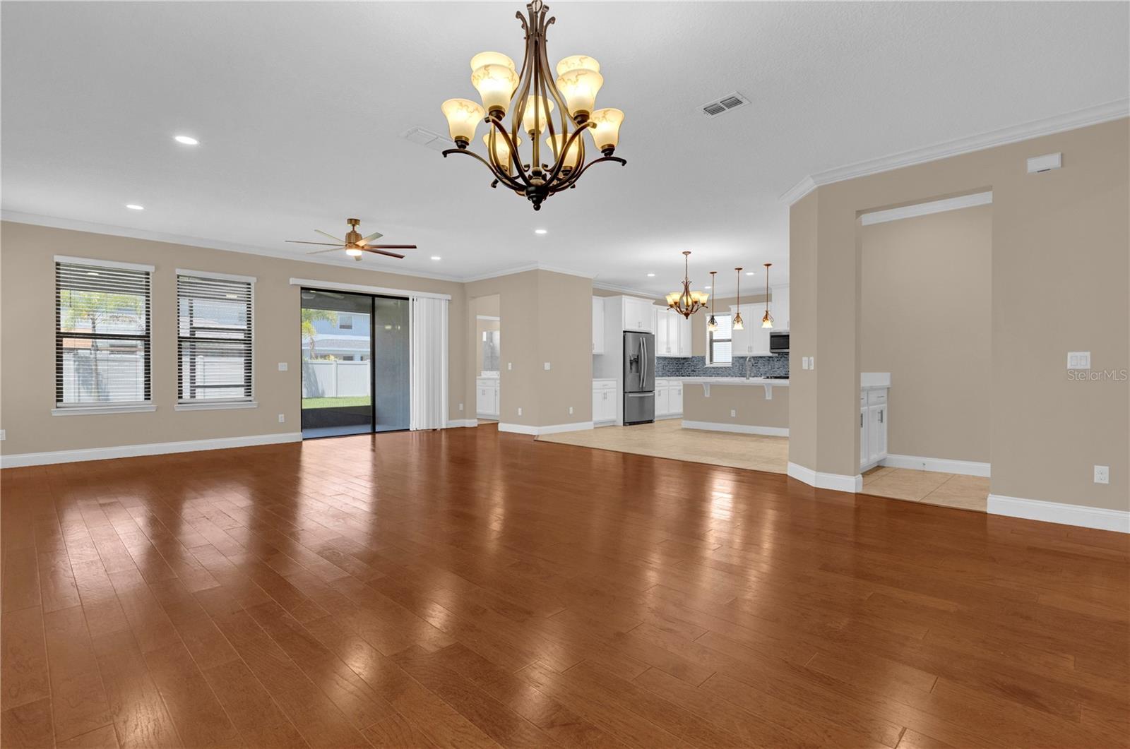 Image 10 of 65 For 8348 Vivaro Isle Way