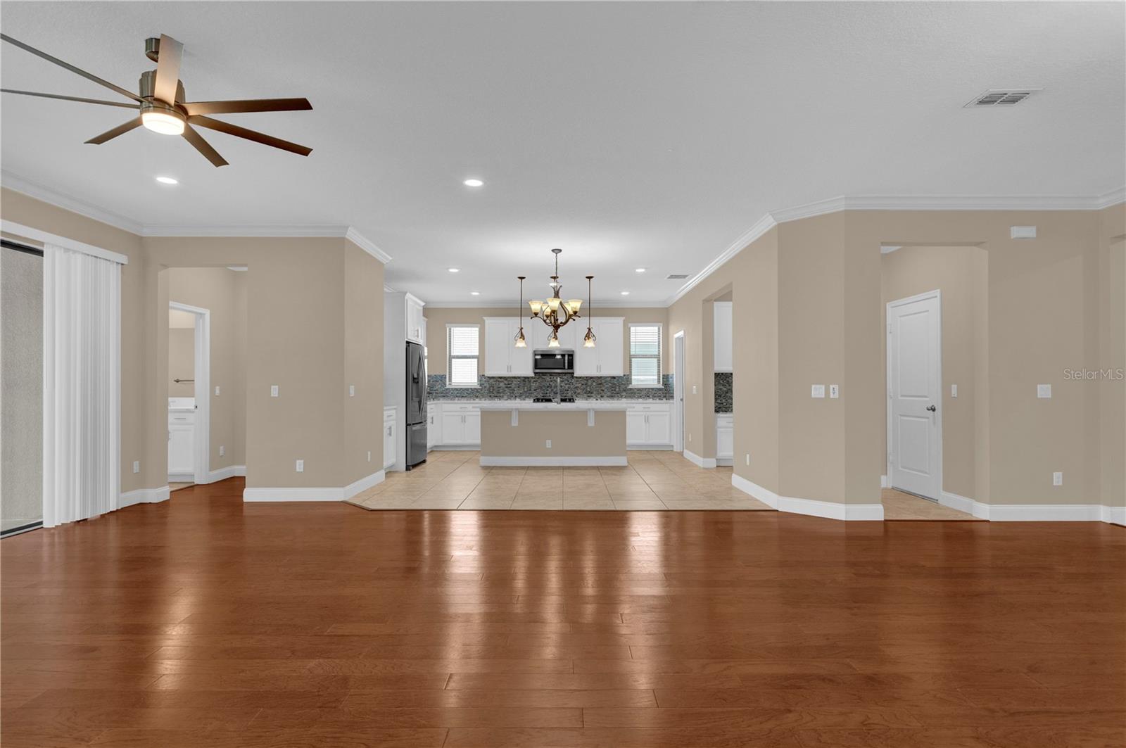 Image 11 of 65 For 8348 Vivaro Isle Way