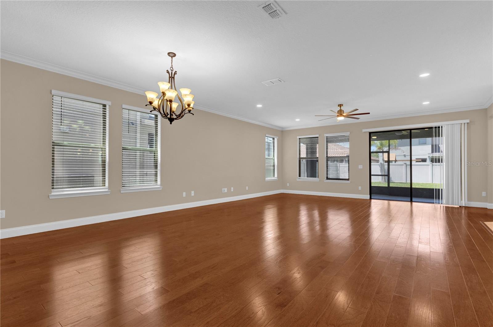Image 12 of 65 For 8348 Vivaro Isle Way